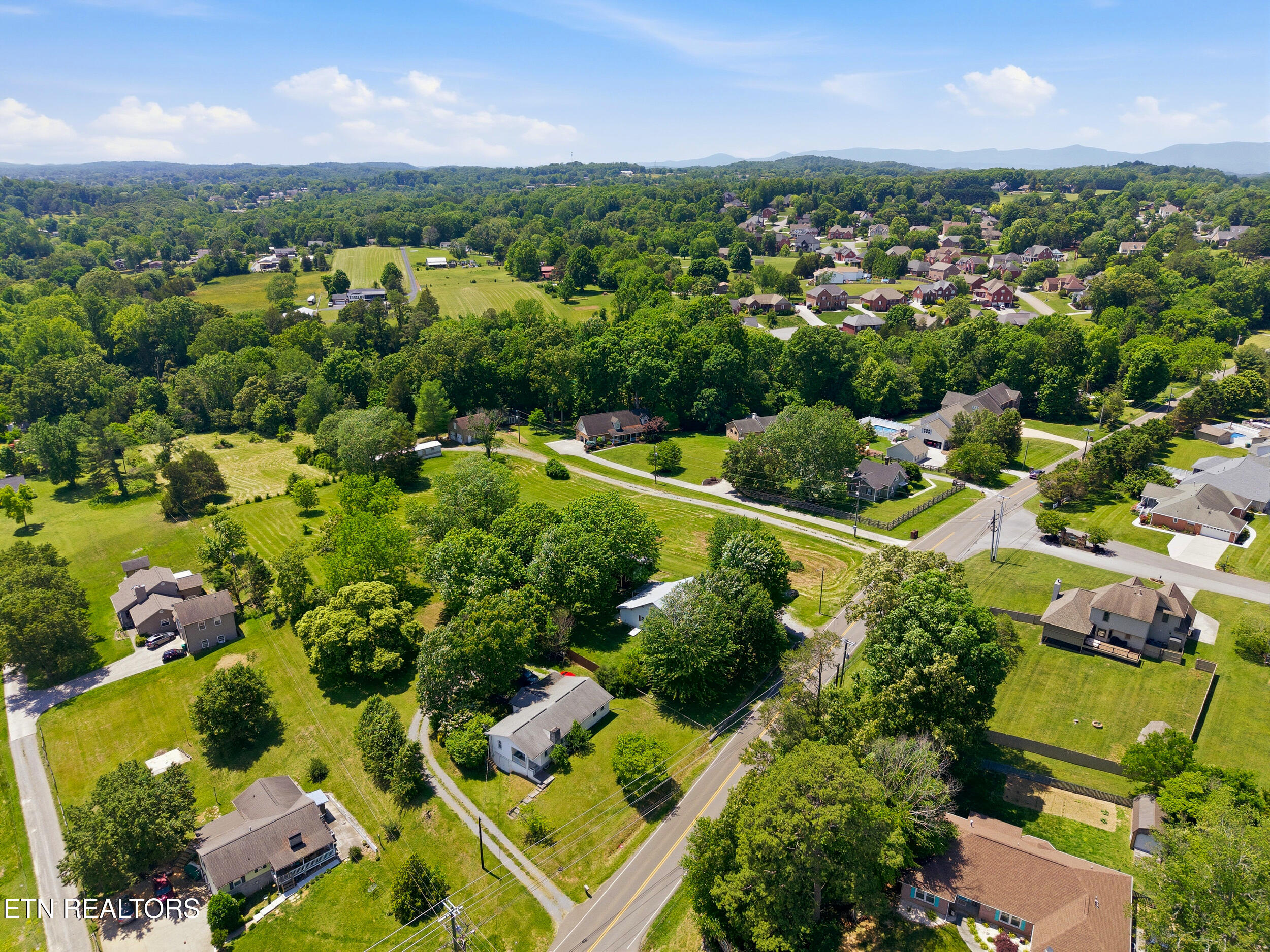 7805 Heiskell Road Powell TN 37849