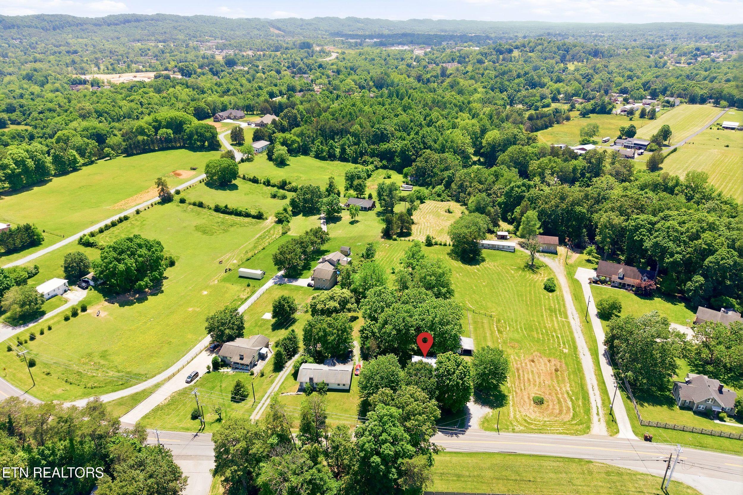 7805 Heiskell Road Powell TN 37849