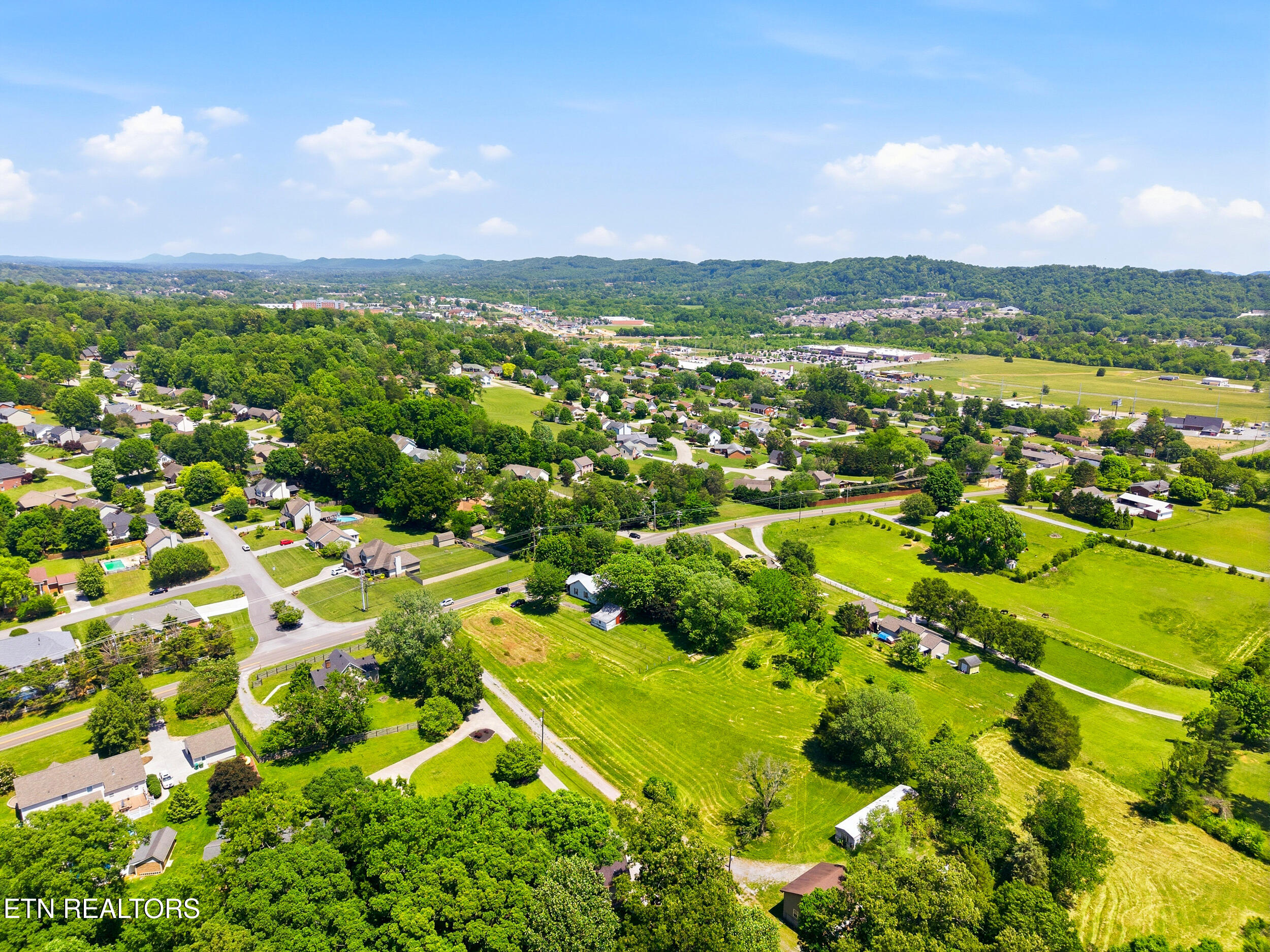 7805 Heiskell Road Powell TN 37849
