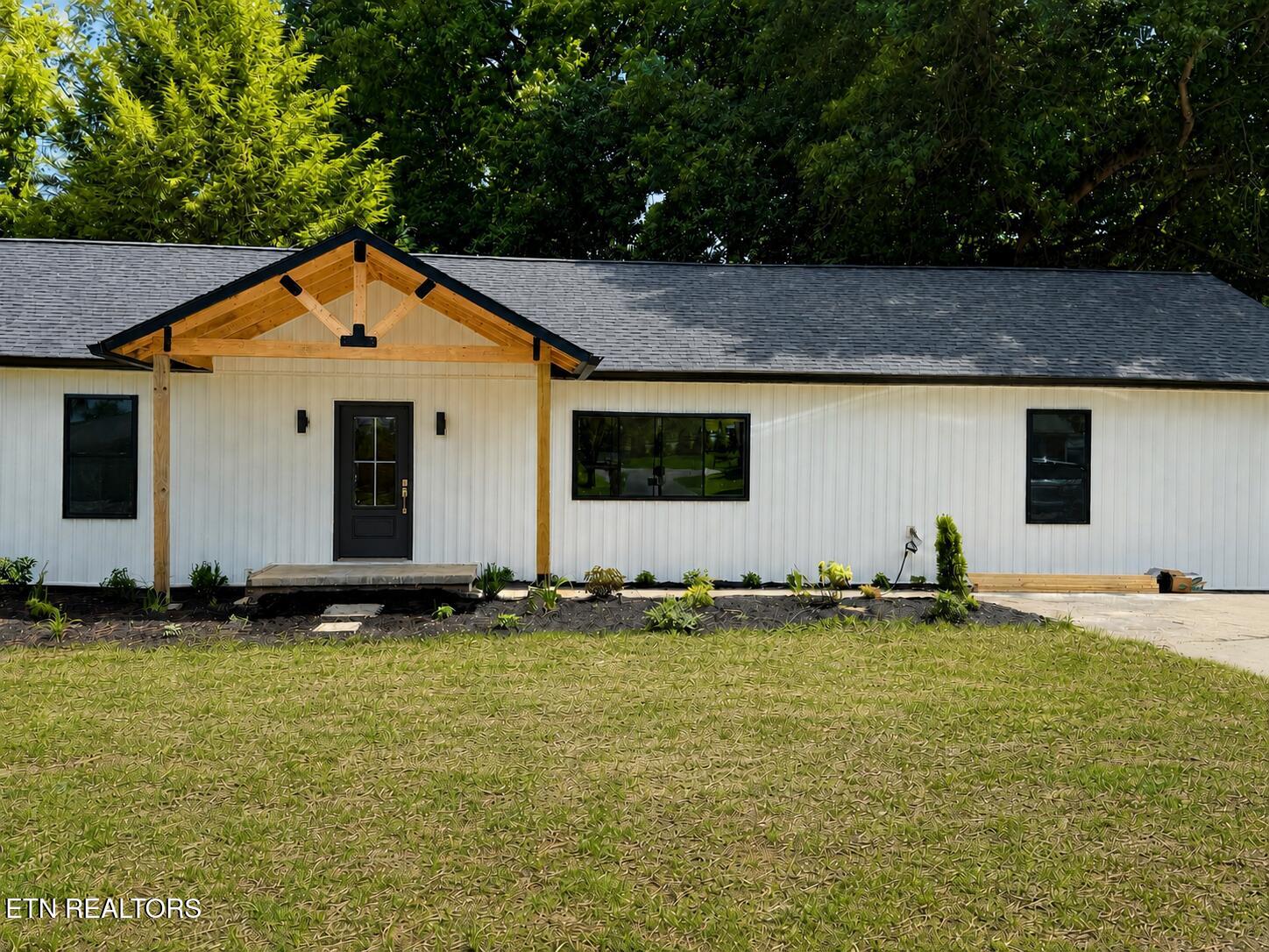 412 Sherwood Drive Maryville TN 37801
