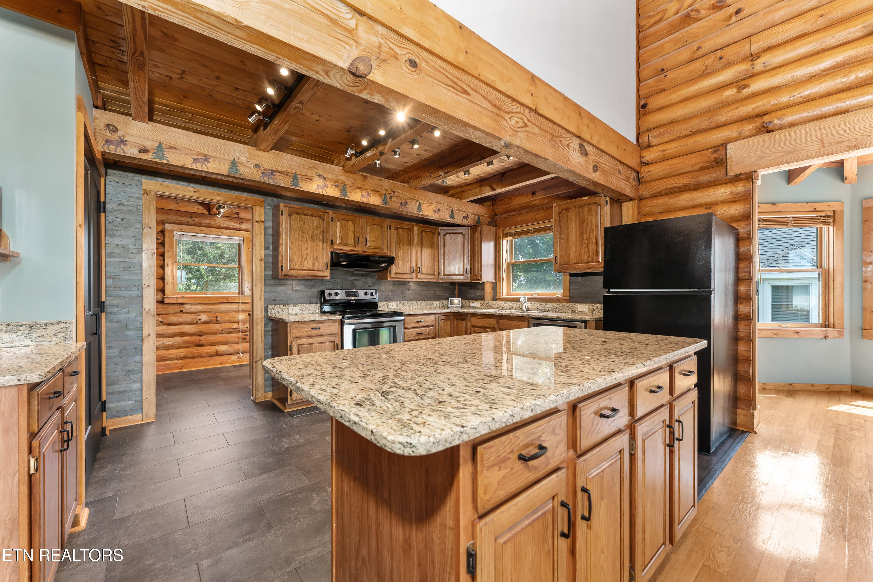 1163 Country Club Road Dandridge TN 37725