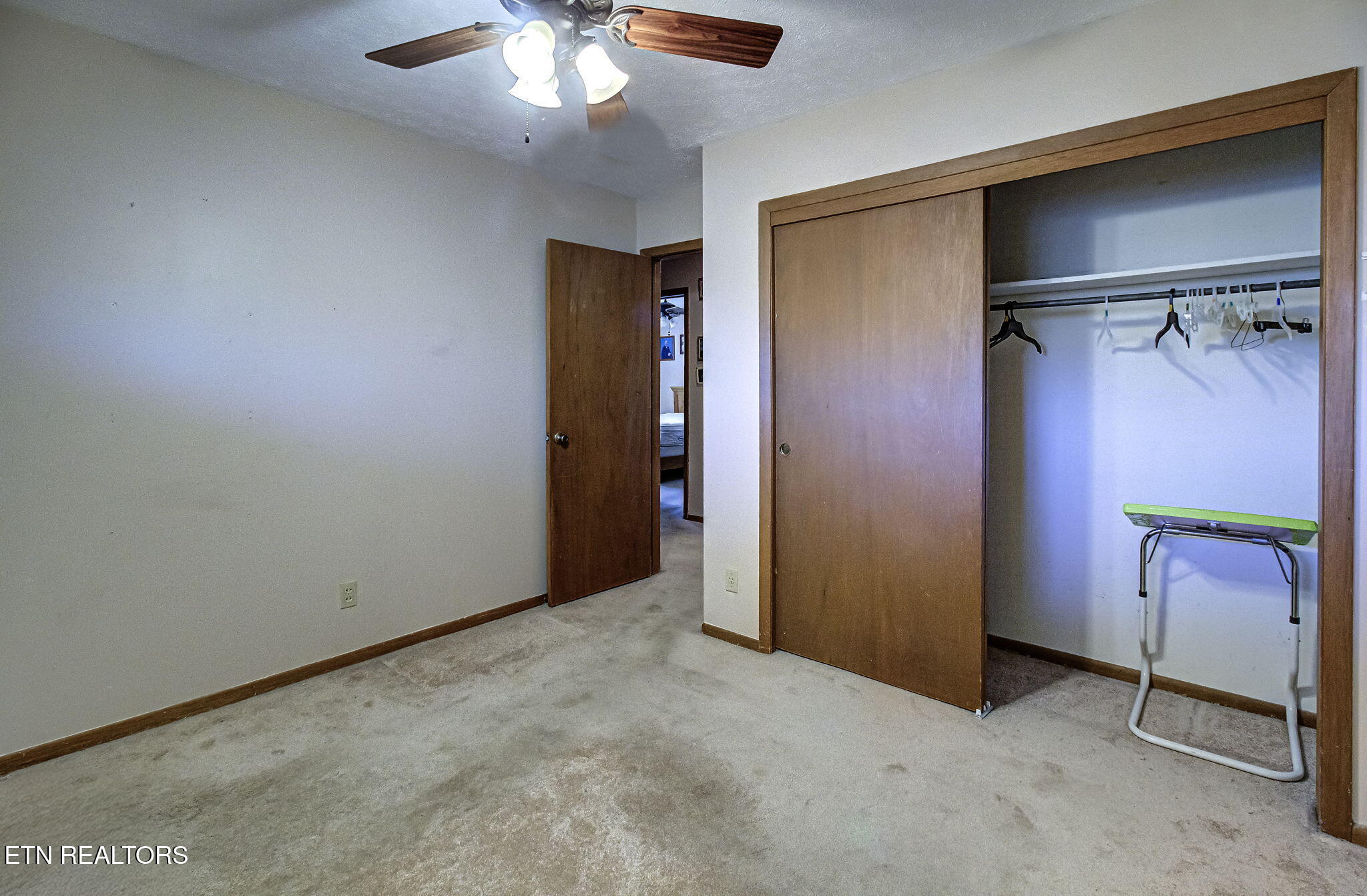 211 N Riverview Circle Sevierville TN 37862