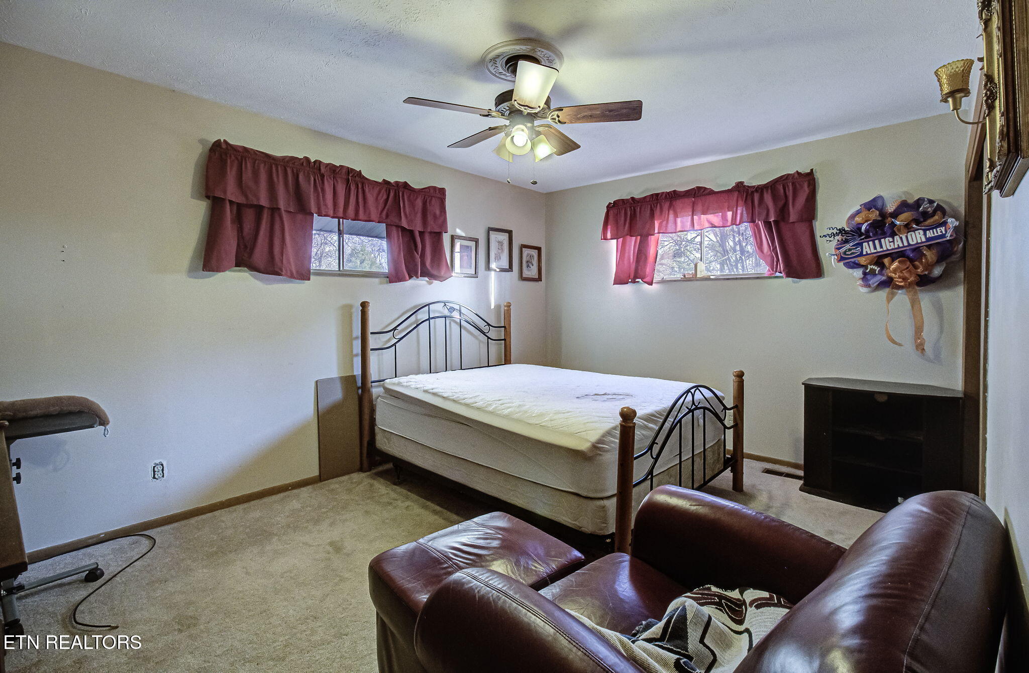 211 N Riverview Circle Sevierville TN 37862