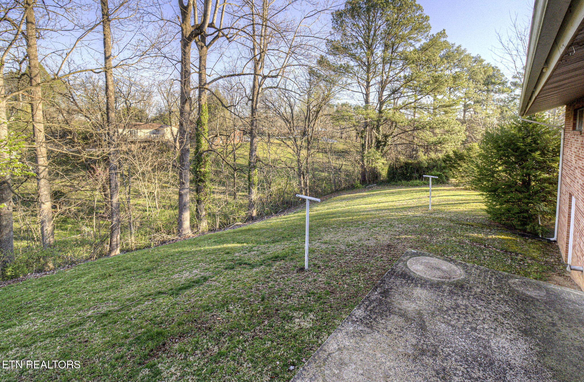 211 N Riverview Circle Sevierville TN 37862
