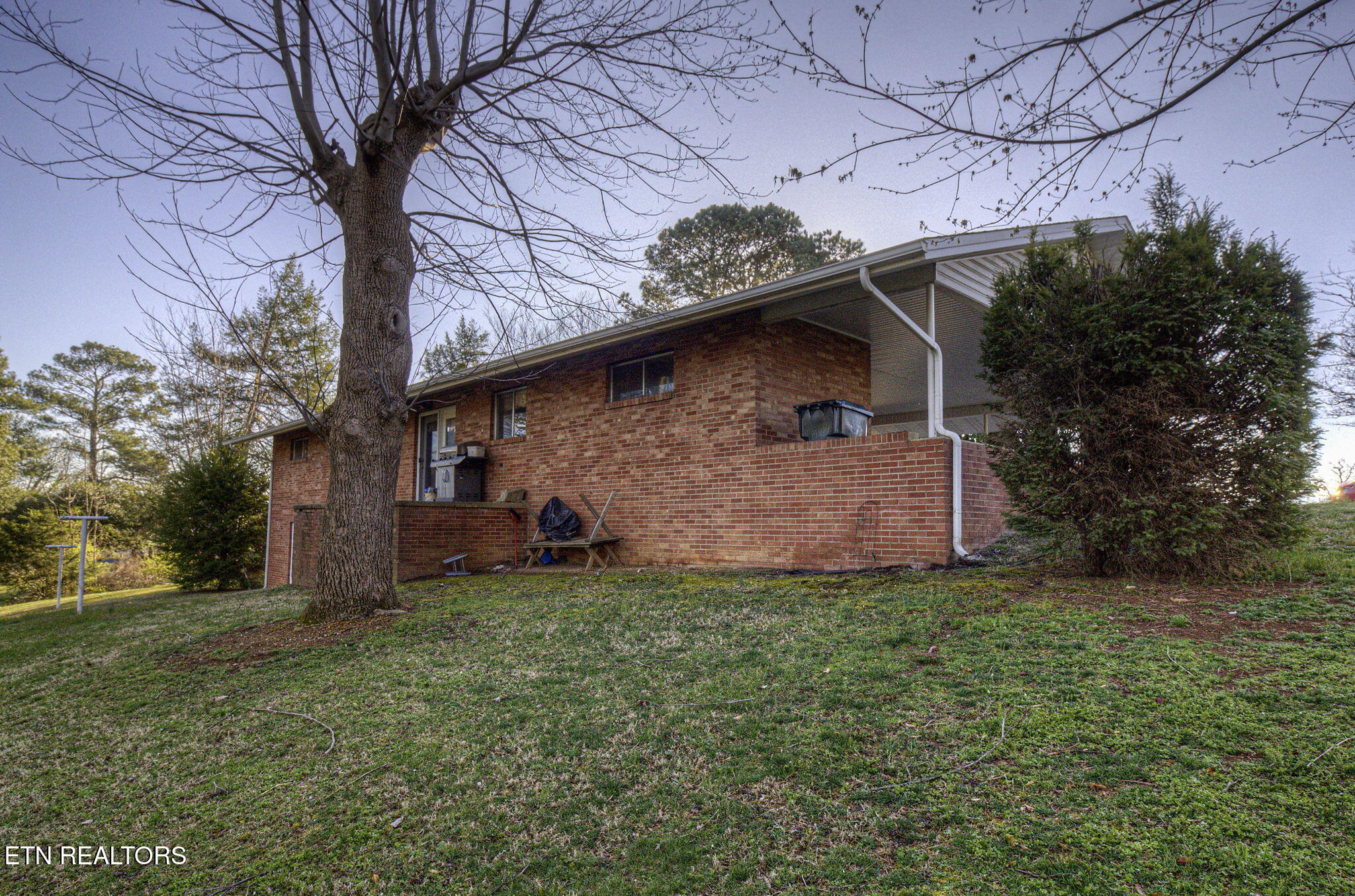 211 N Riverview Circle Sevierville TN 37862