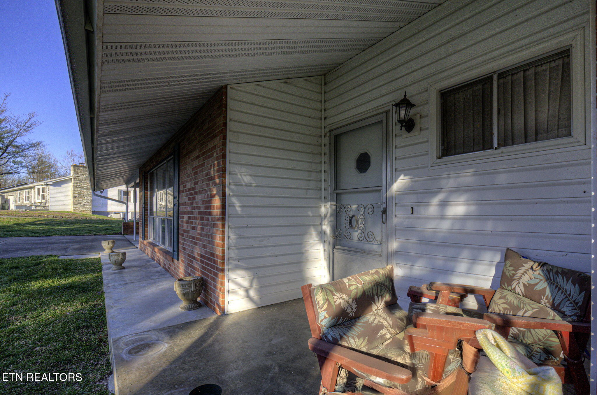 211 N Riverview Circle Sevierville TN 37862