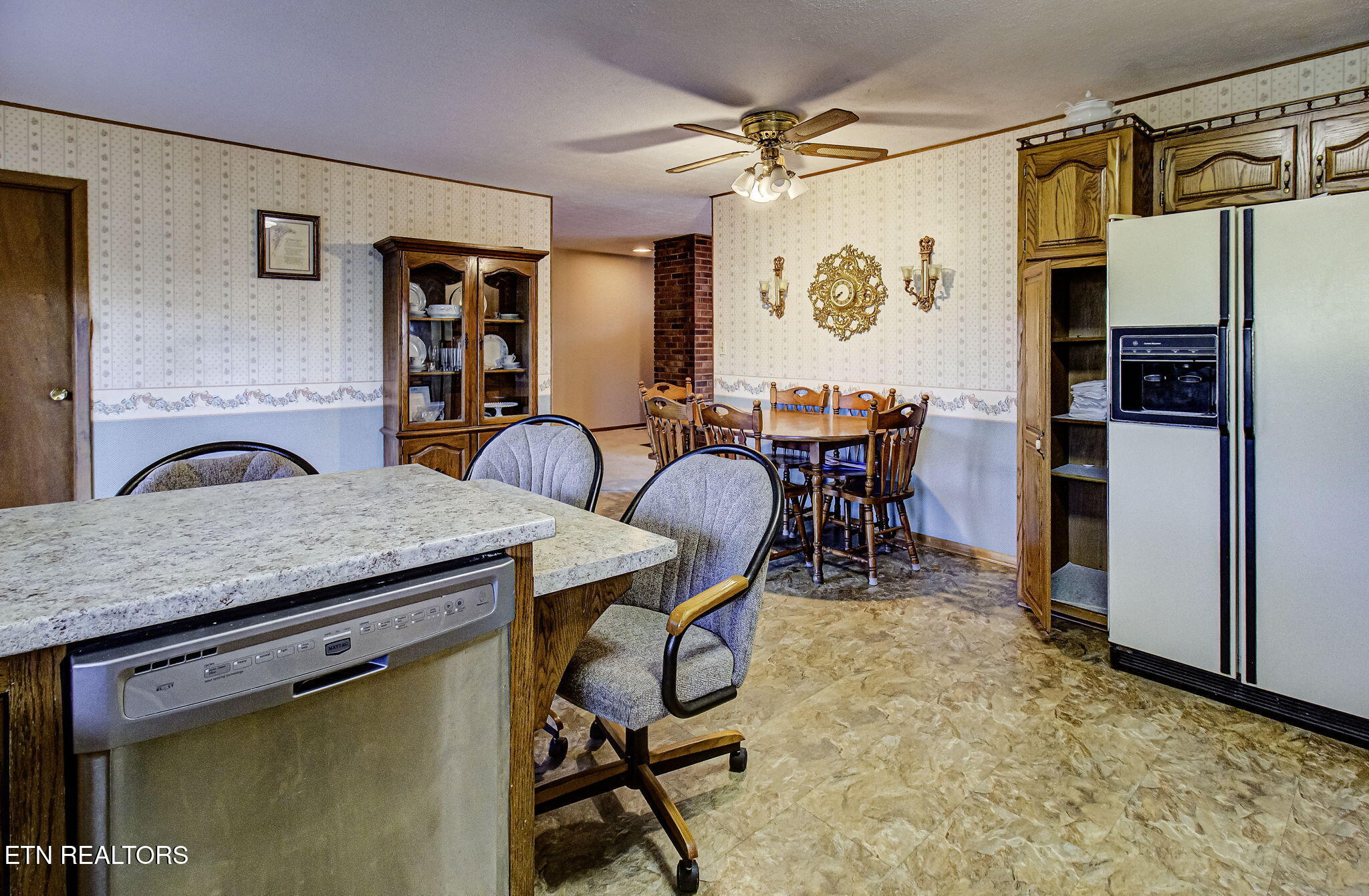211 N Riverview Circle Sevierville TN 37862