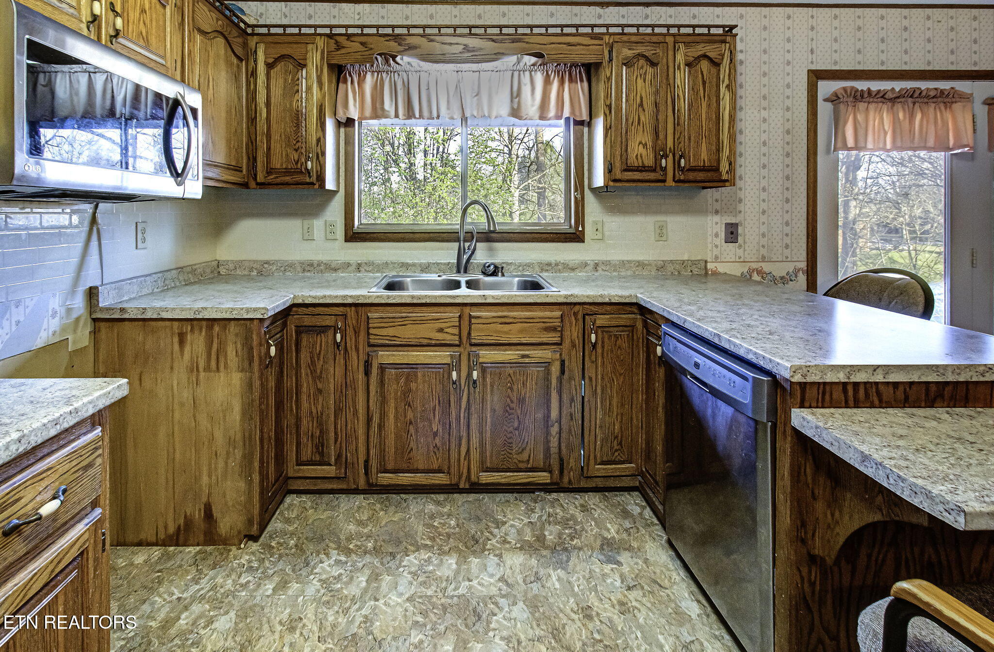 211 N Riverview Circle Sevierville TN 37862