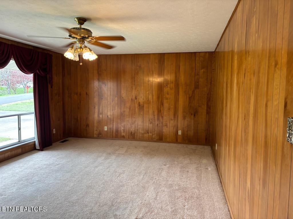 211 N Riverview Circle Sevierville TN 37862