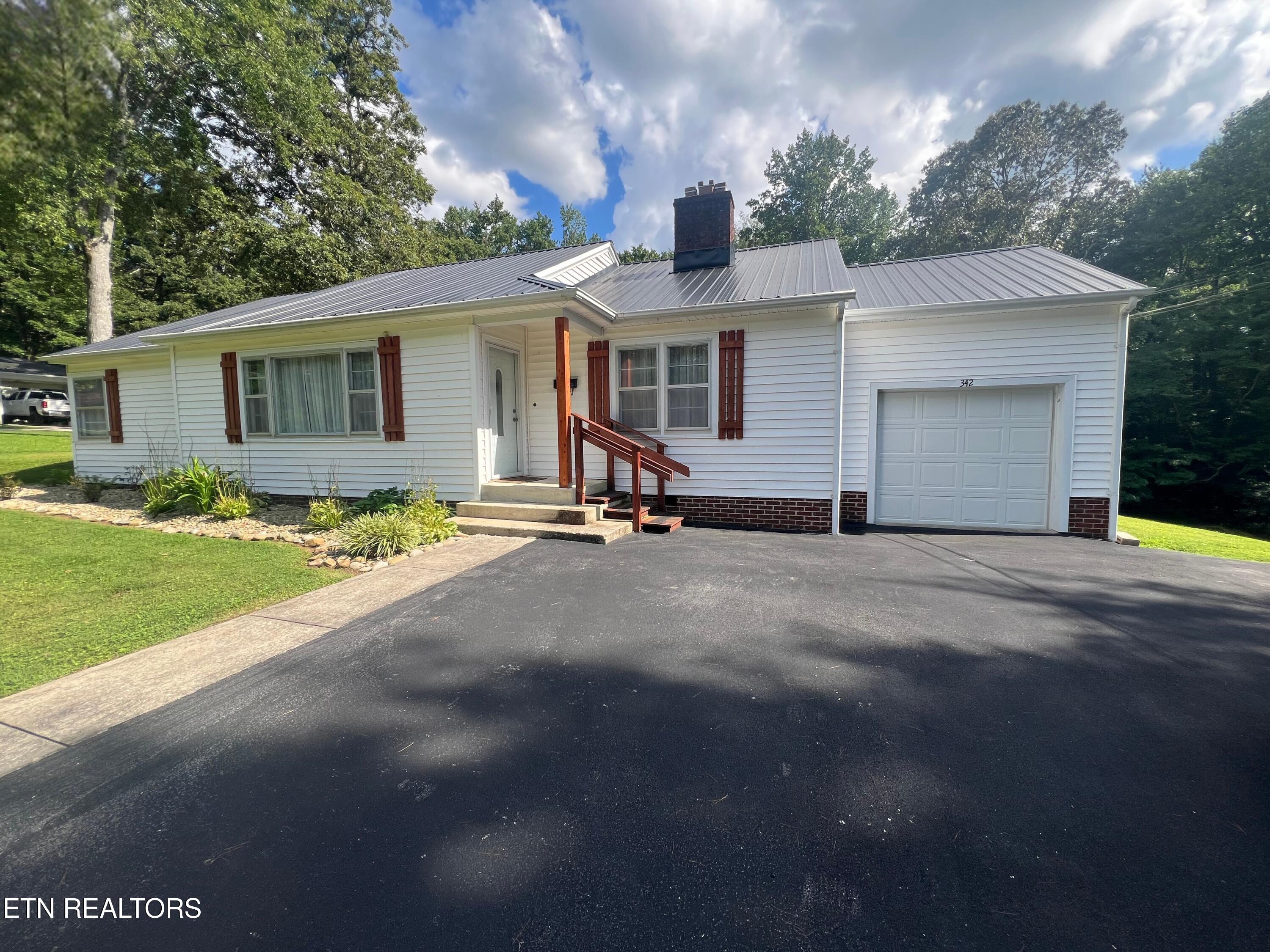 342 Vine Avenue Oneida TN 37841