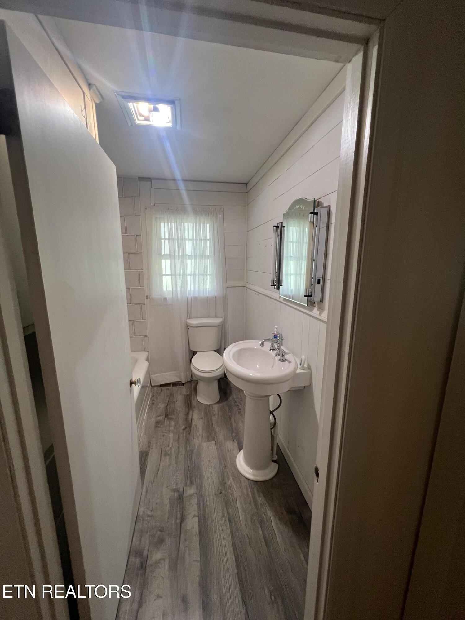 342 Vine Avenue Oneida TN 37841