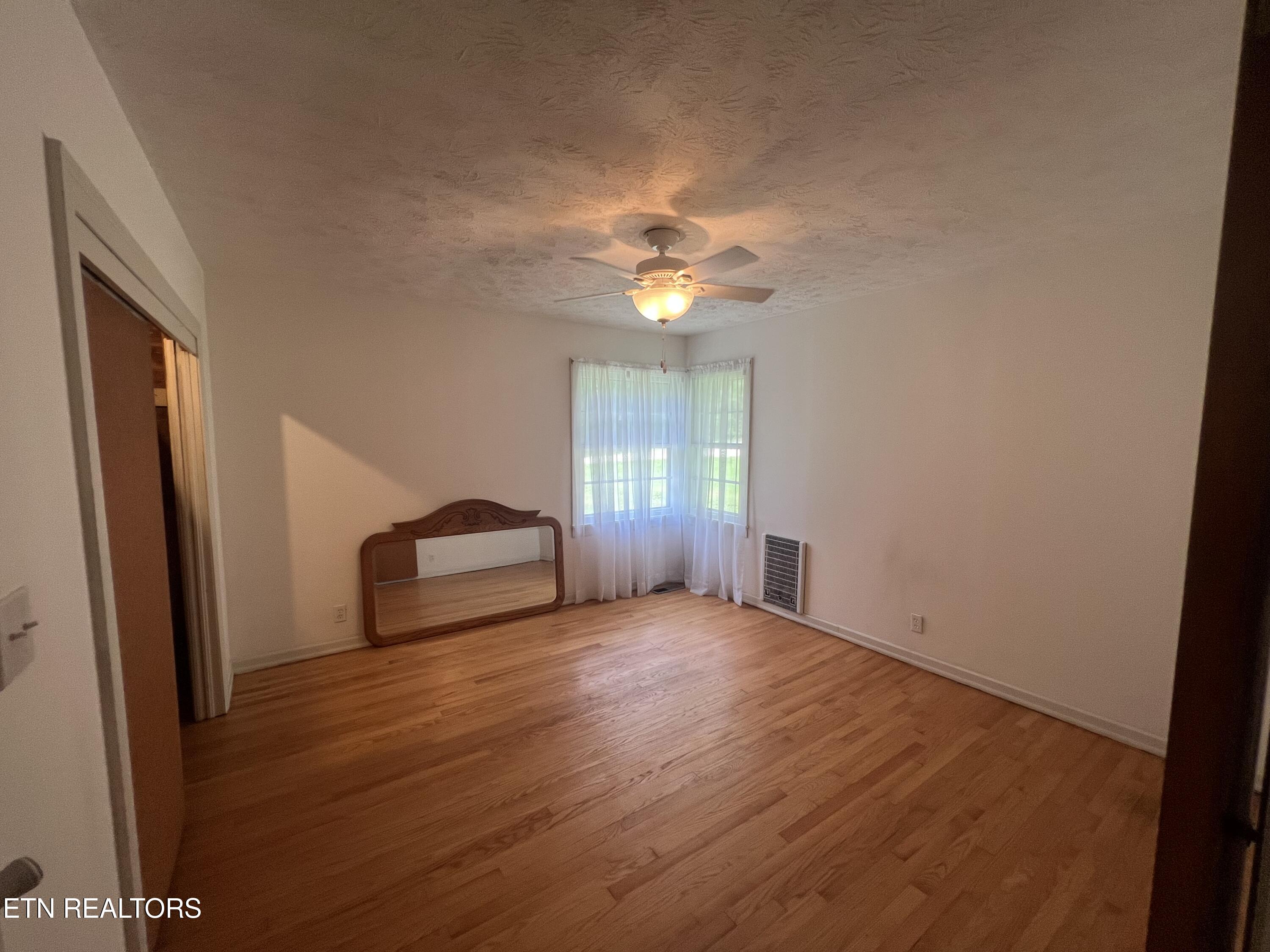 342 Vine Avenue Oneida TN 37841