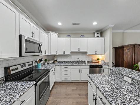 6957 Pemmbrooke Shire Lane Knoxville TN 37909