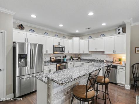 6957 Pemmbrooke Shire Lane Knoxville TN 37909