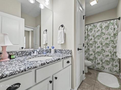 6957 Pemmbrooke Shire Lane Knoxville TN 37909