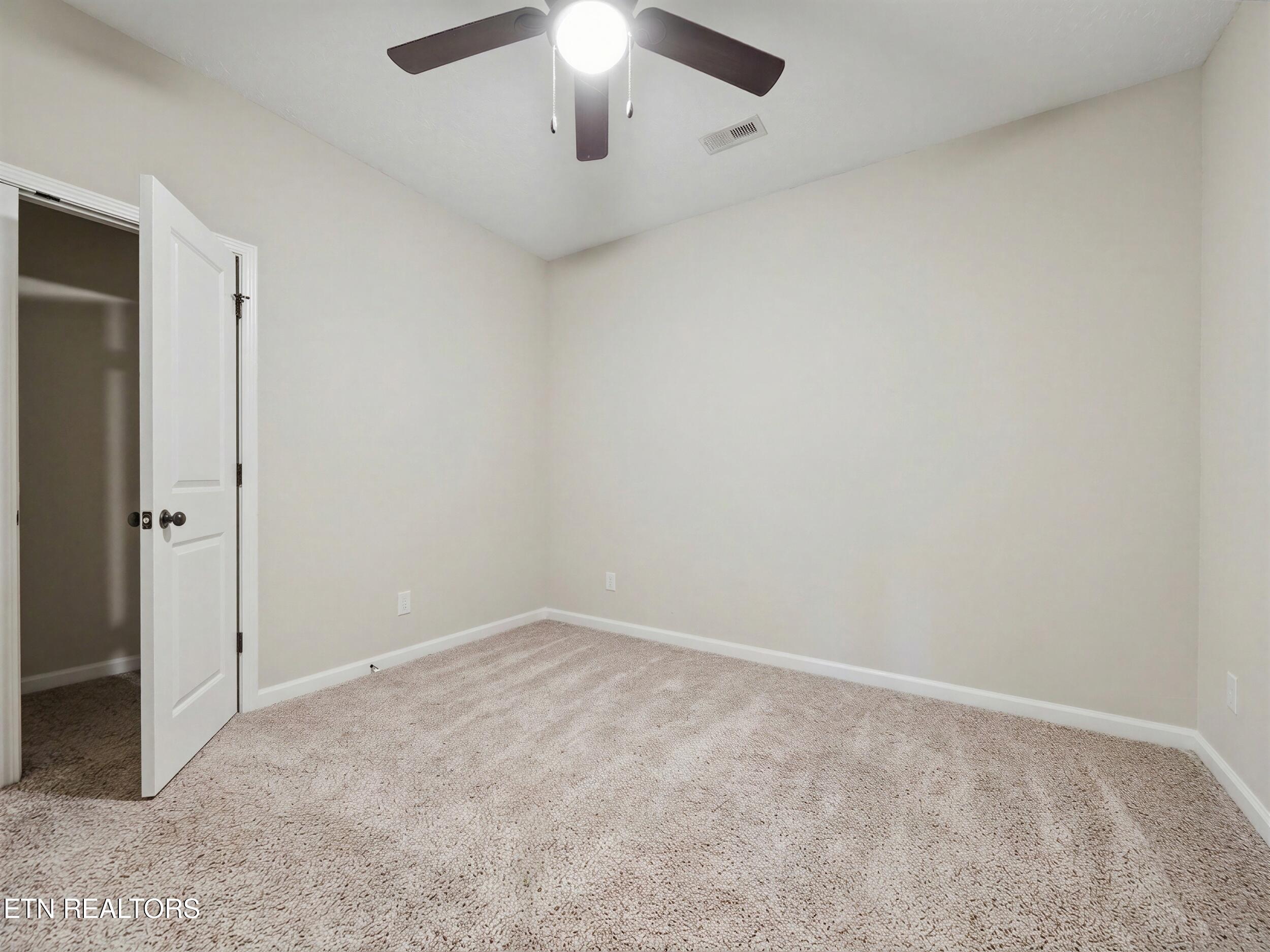 6957 Pemmbrooke Shire Lane Knoxville TN 37909