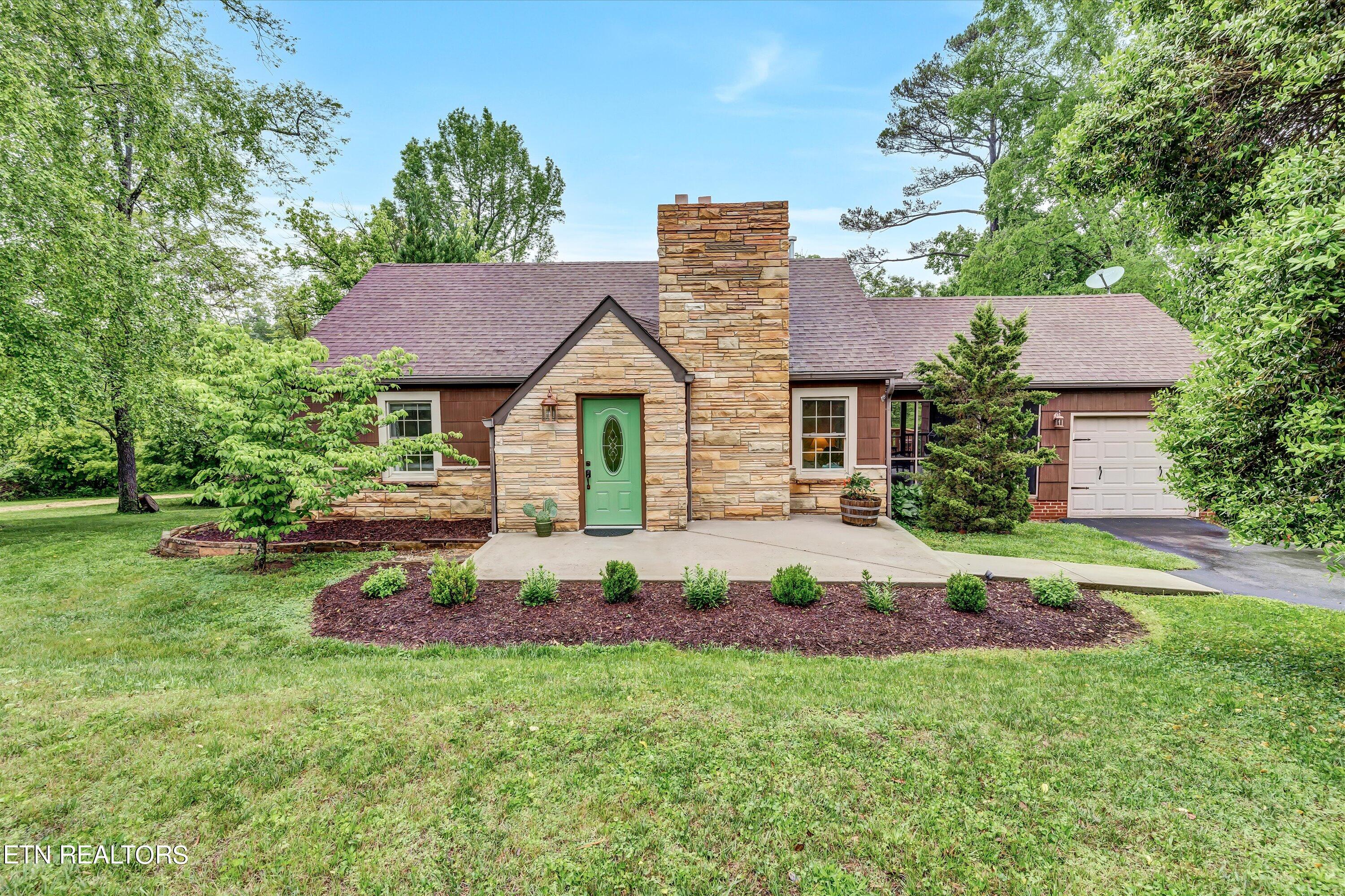 1703 Maple Drive Knoxville TN 37918