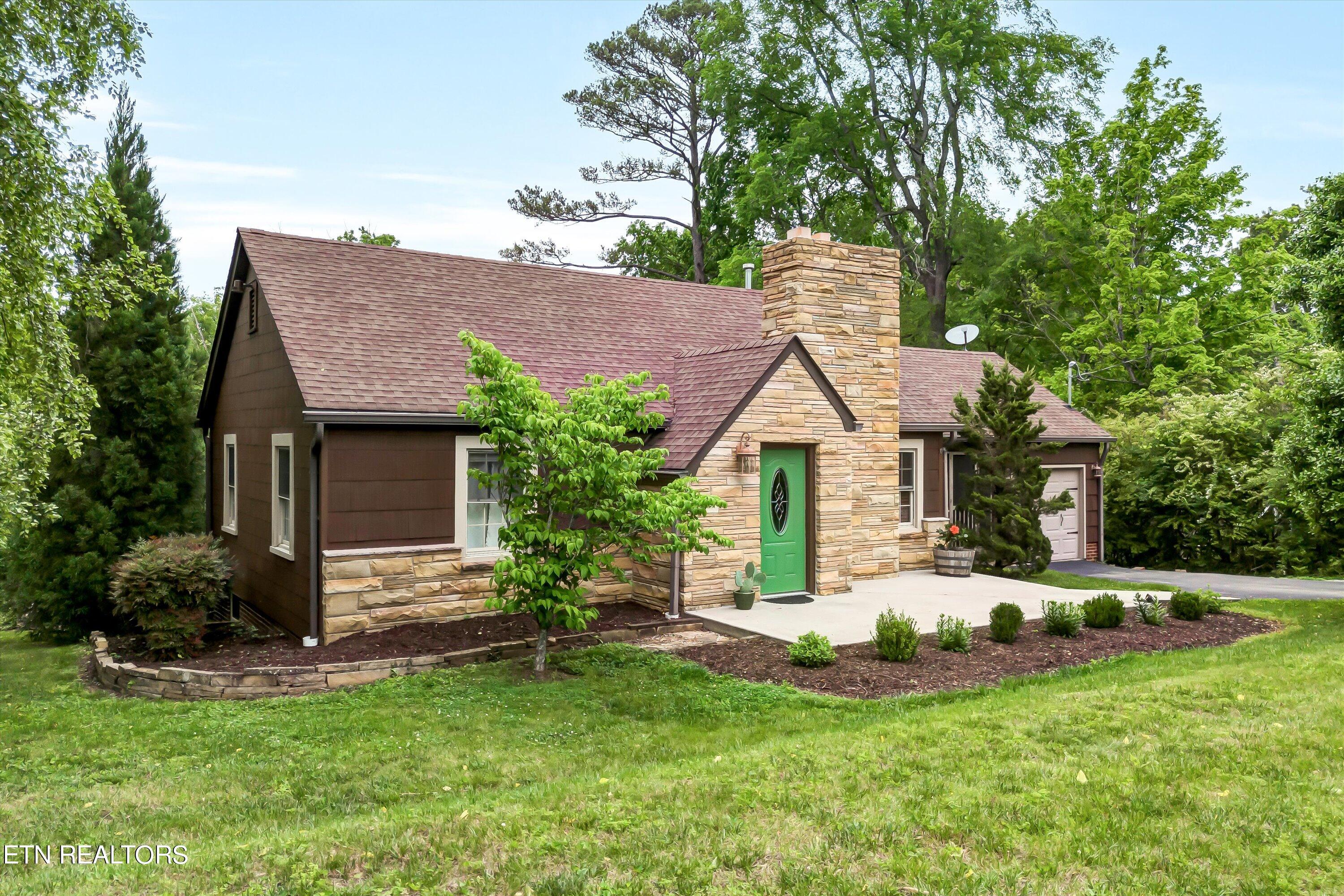 1703 Maple Drive Knoxville TN 37918