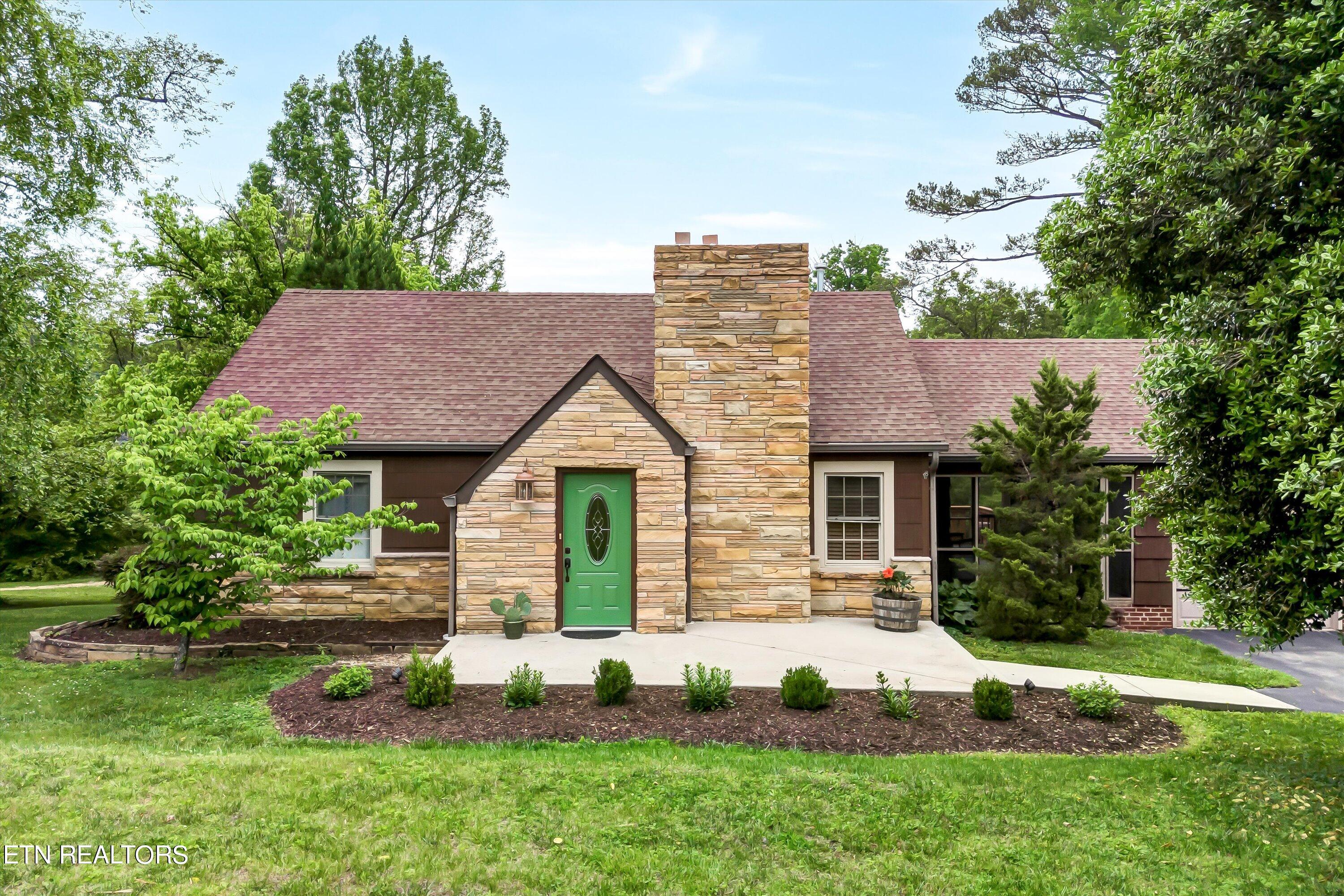 1703 Maple Drive Knoxville TN 37918