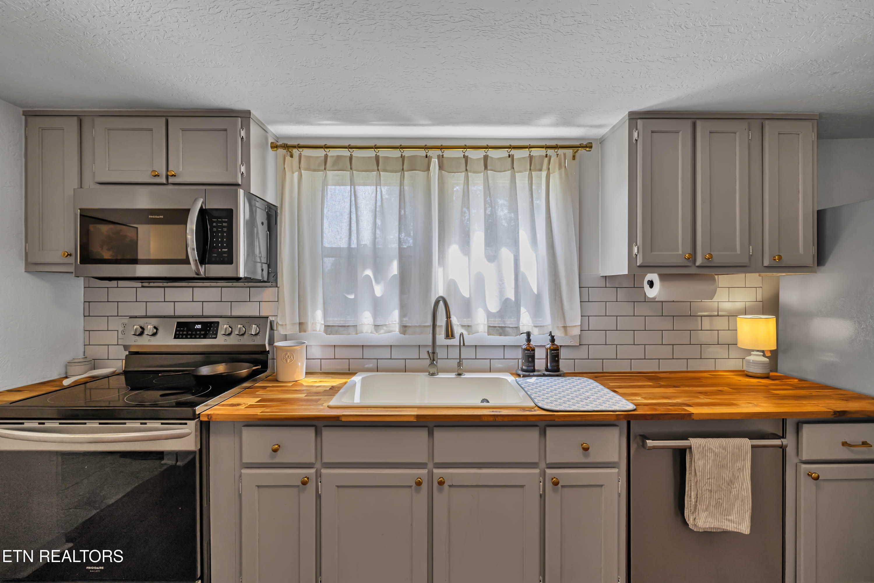546 Pine Ridge Road Clinton TN 37716