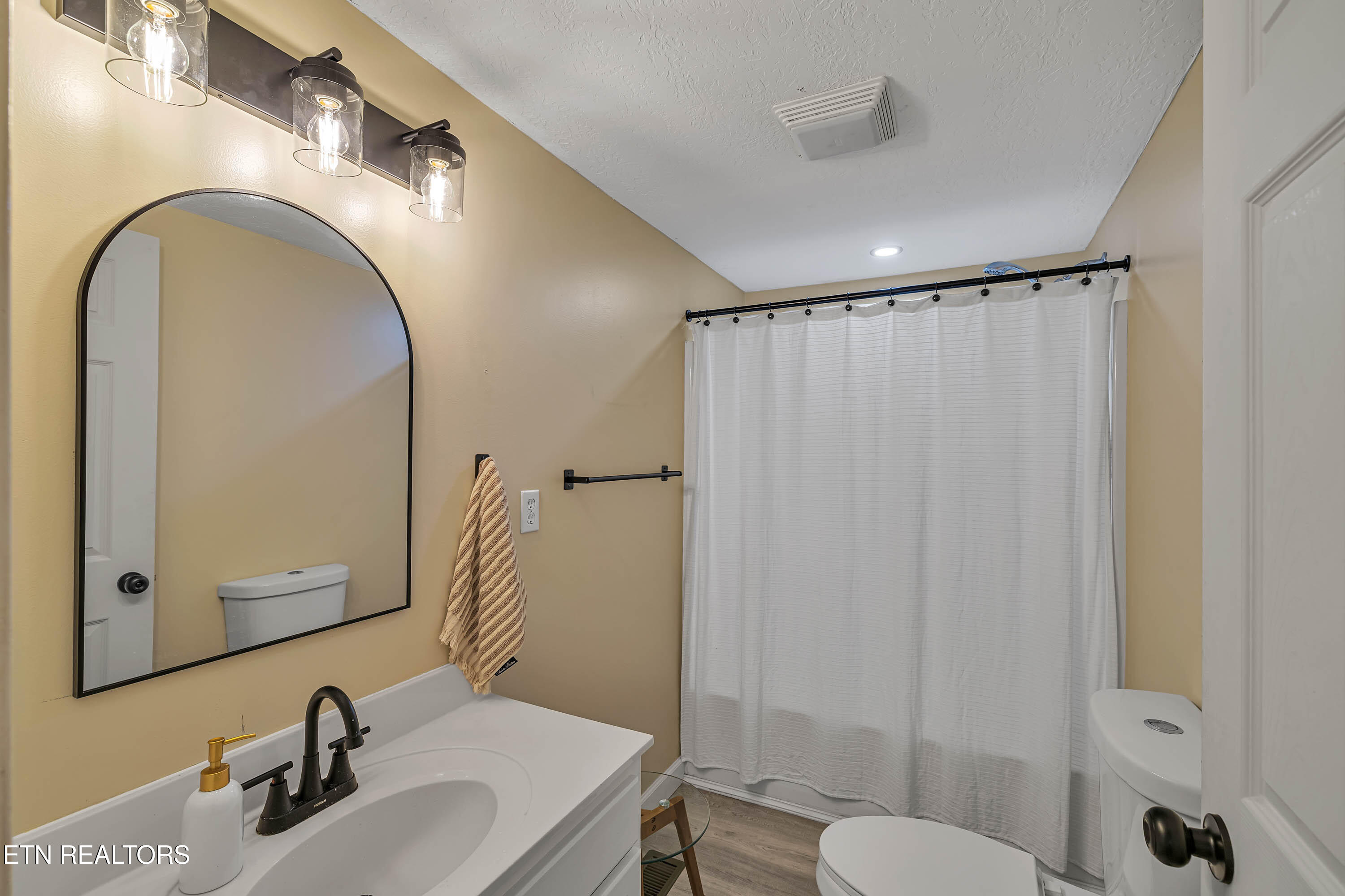 546 Pine Ridge Road Clinton TN 37716
