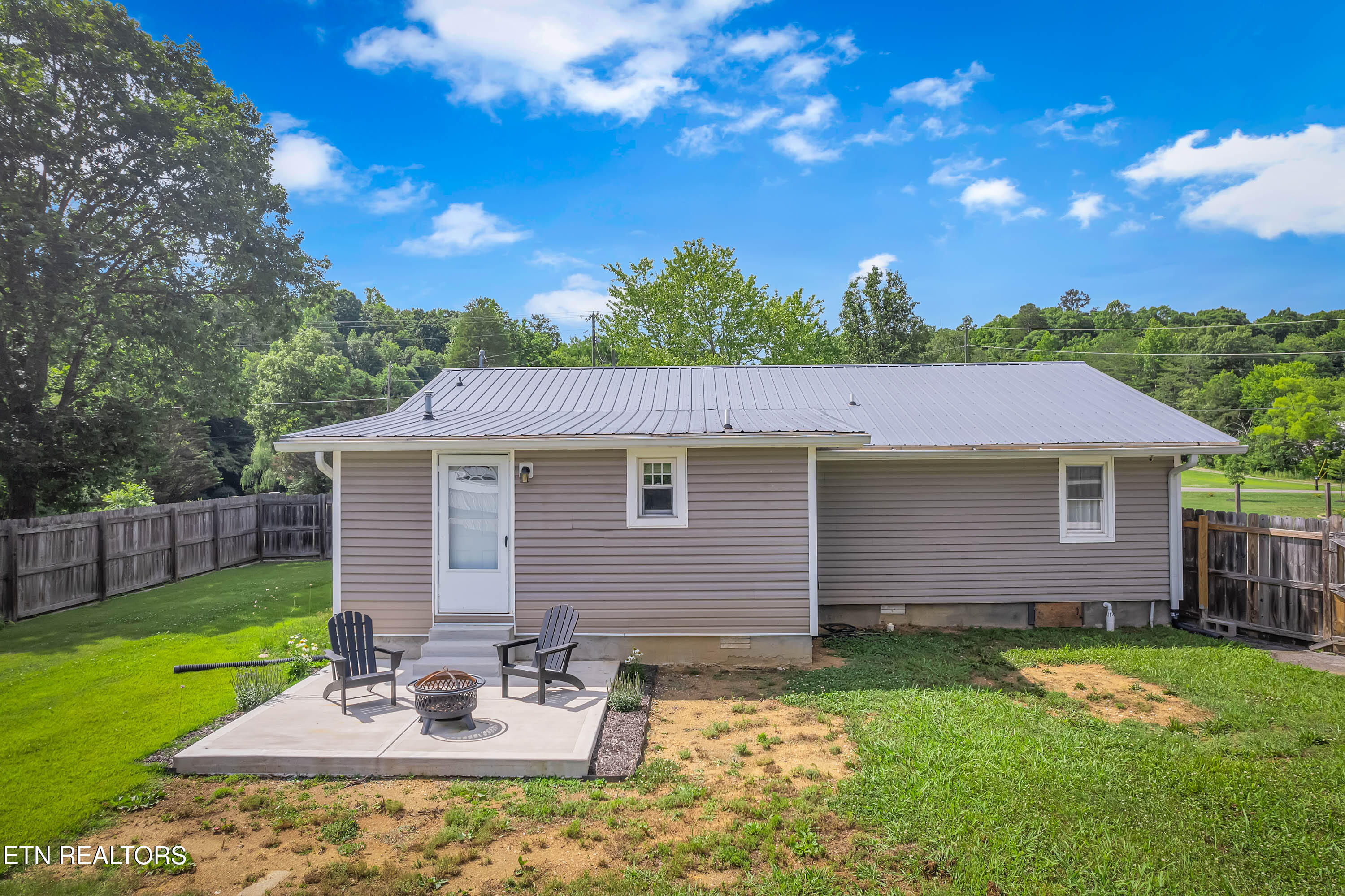 546 Pine Ridge Road Clinton TN 37716