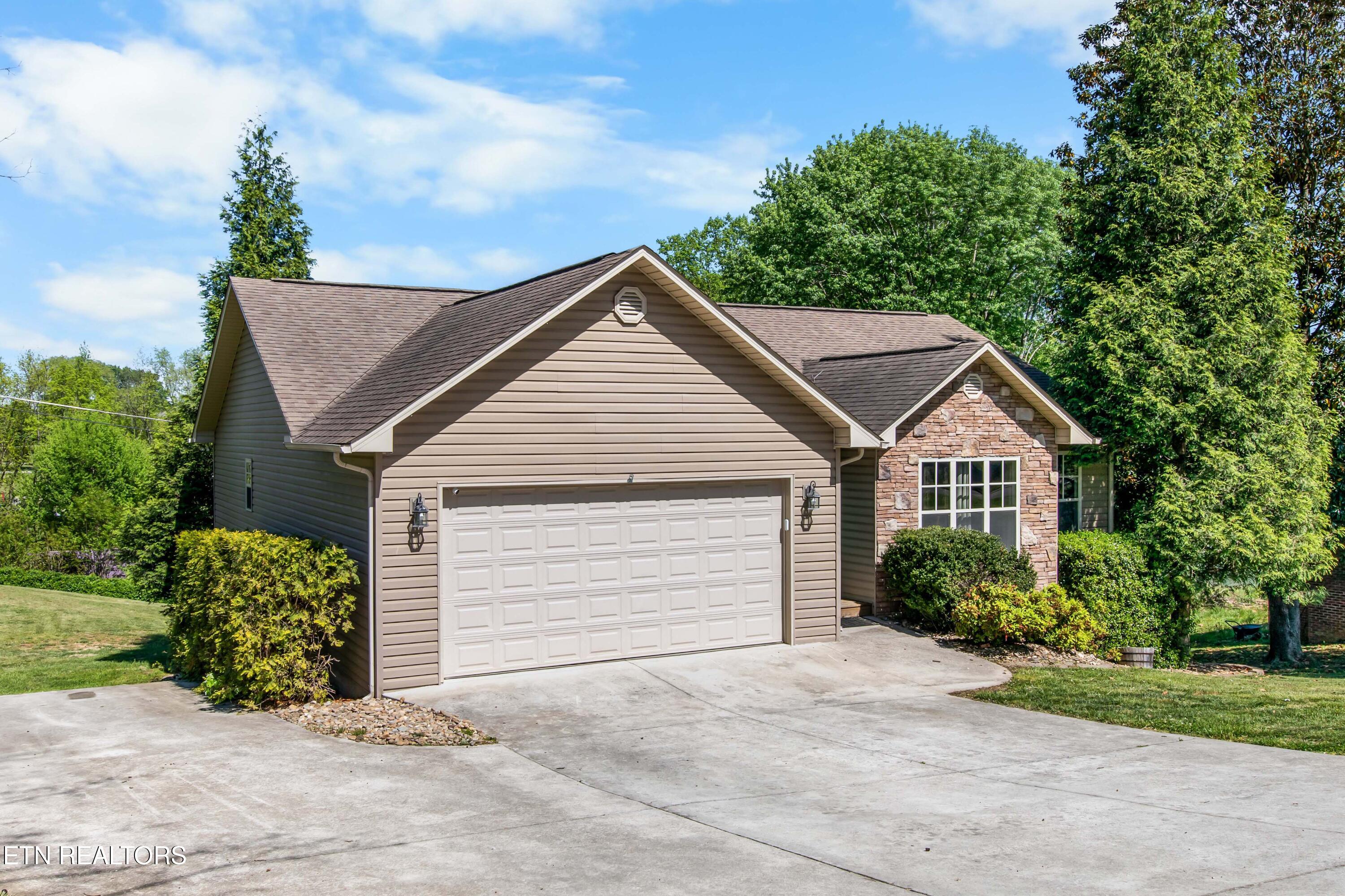 172 Mountain View Road Jacksboro TN 37757