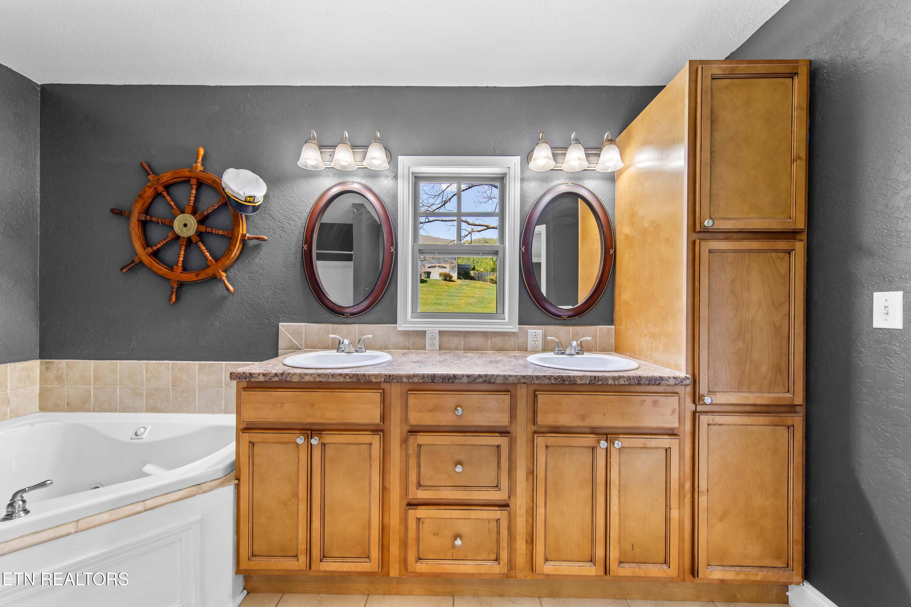 172 Mountain View Road Jacksboro TN 37757