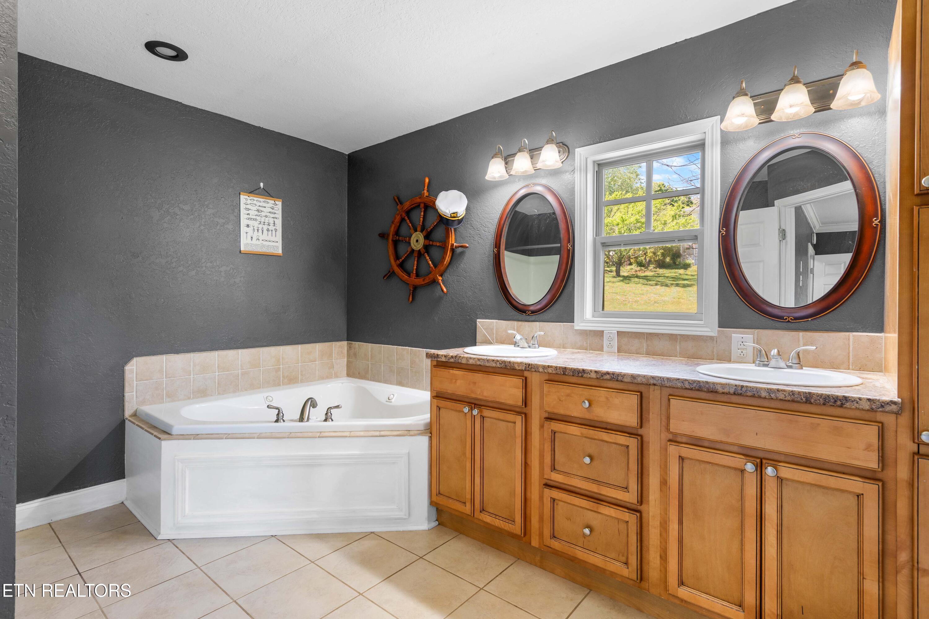 172 Mountain View Road Jacksboro TN 37757