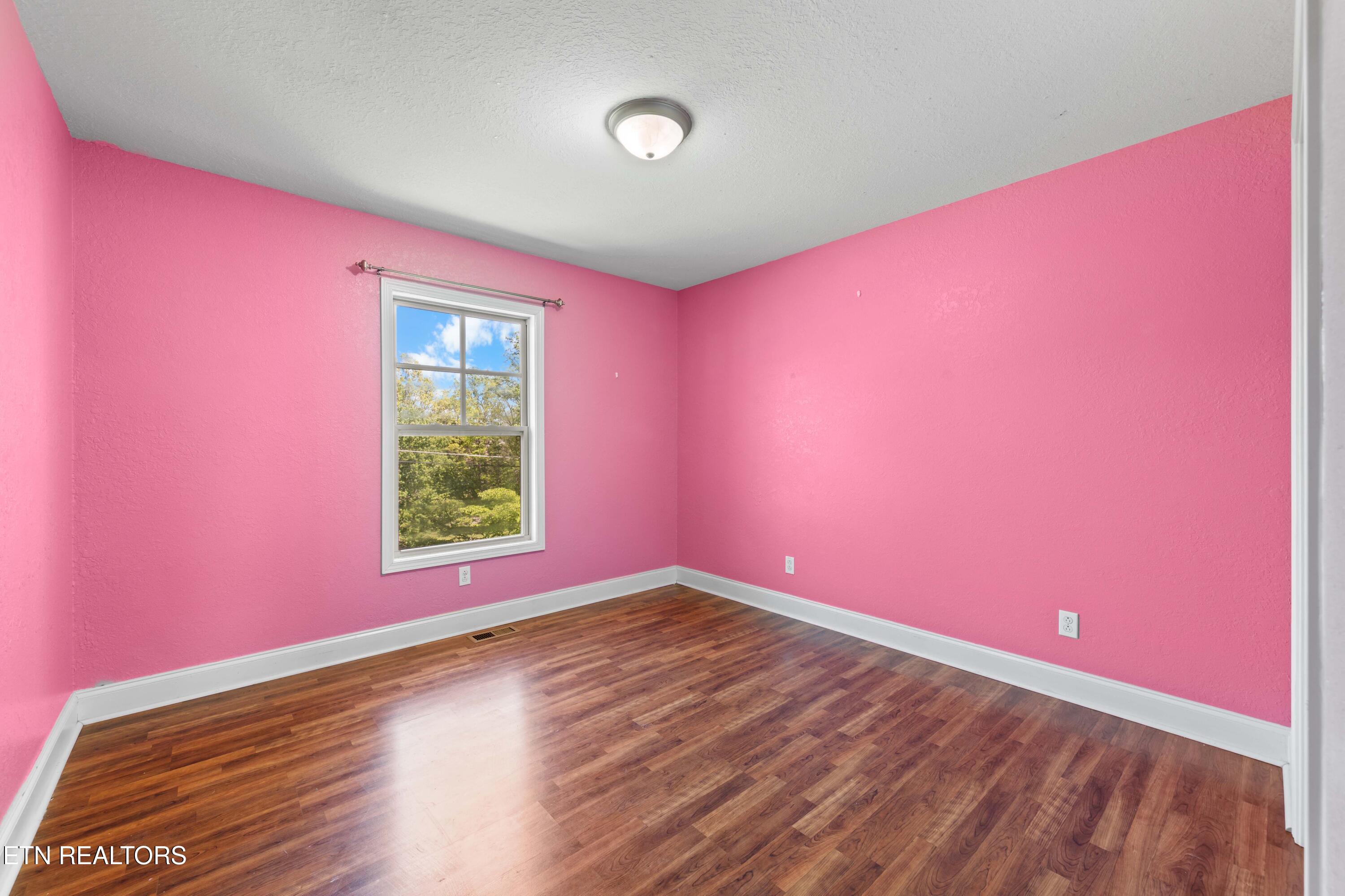 172 Mountain View Road Jacksboro TN 37757