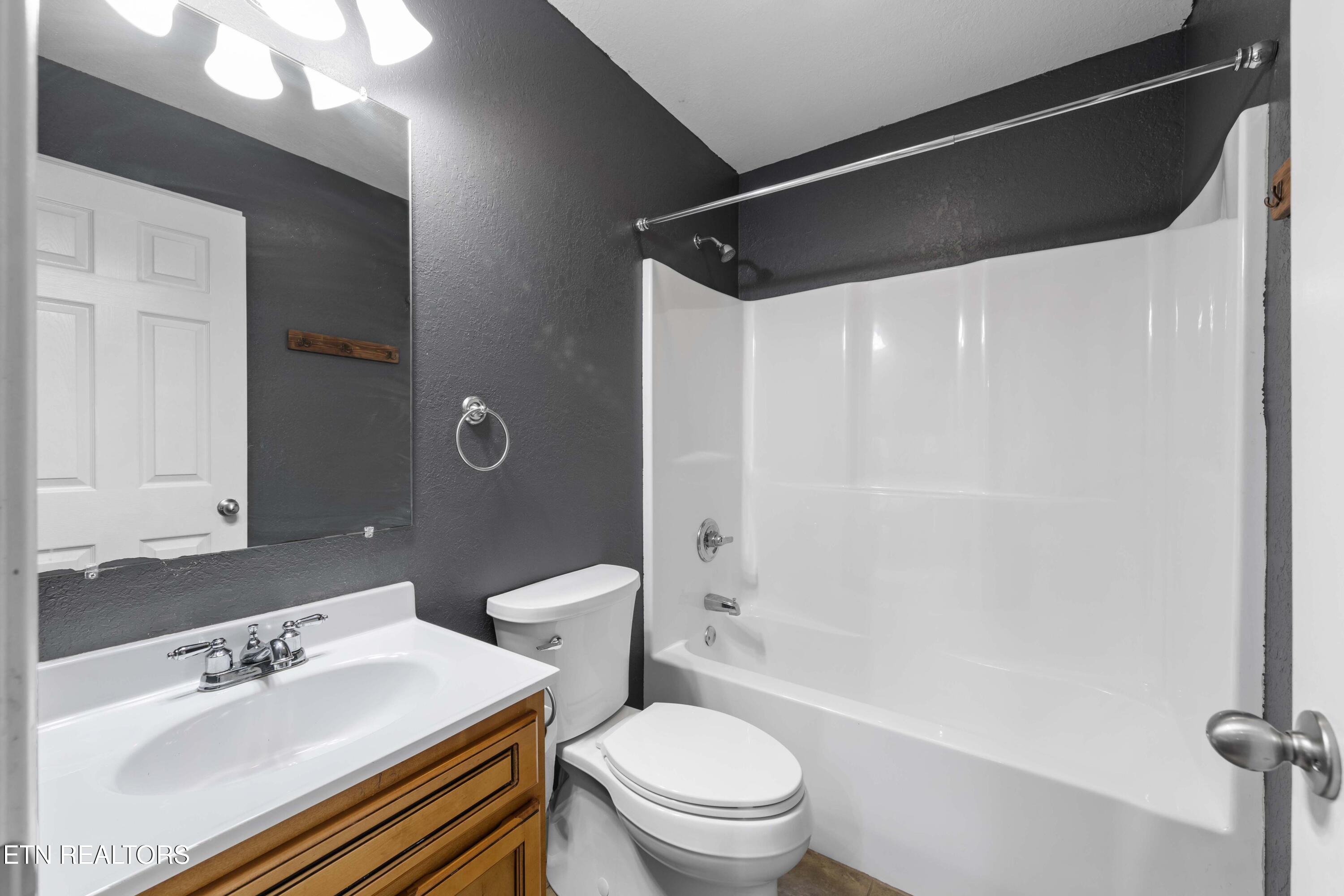 172 Mountain View Road Jacksboro TN 37757