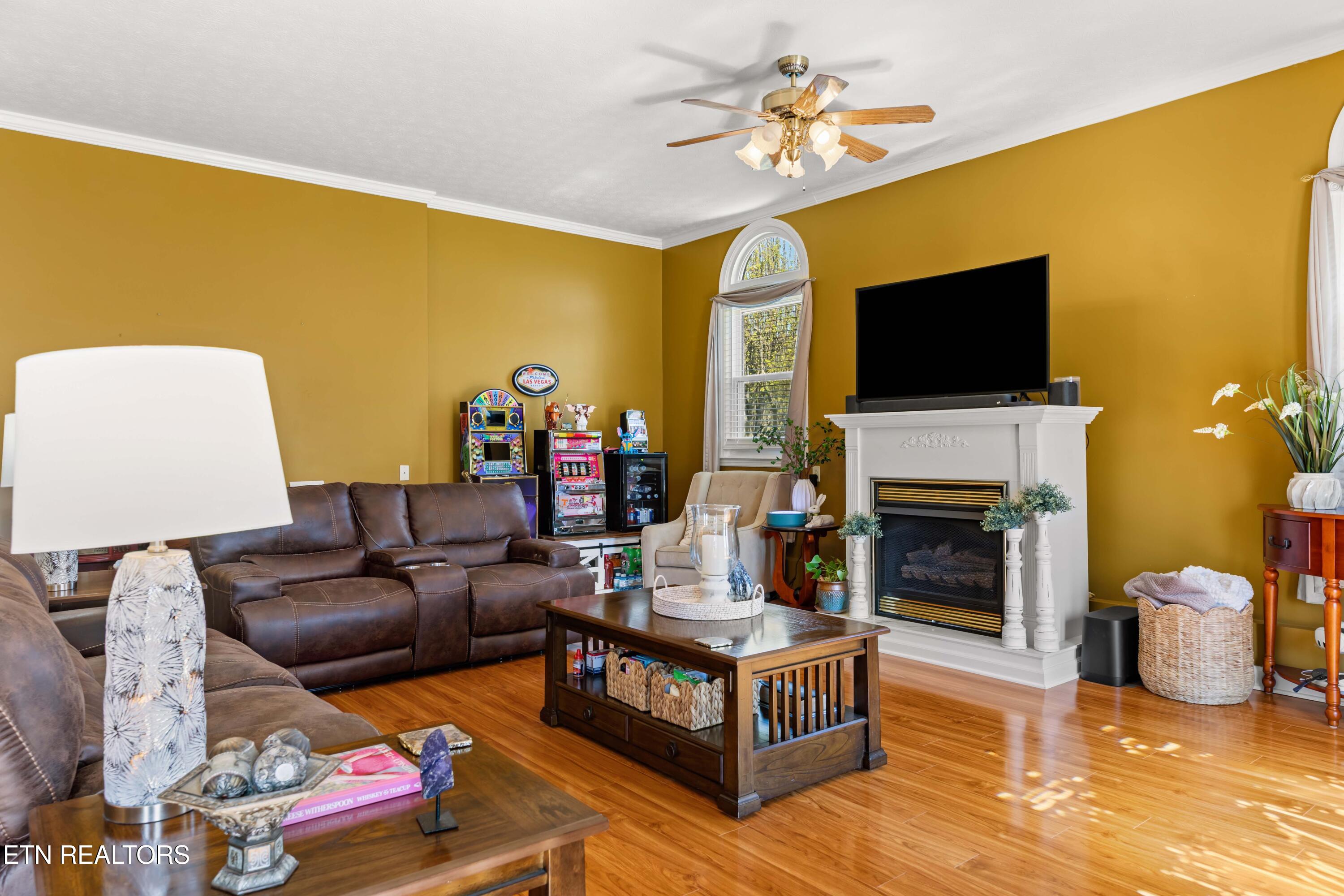 116 Vols Lane Lafollette TN 37766
