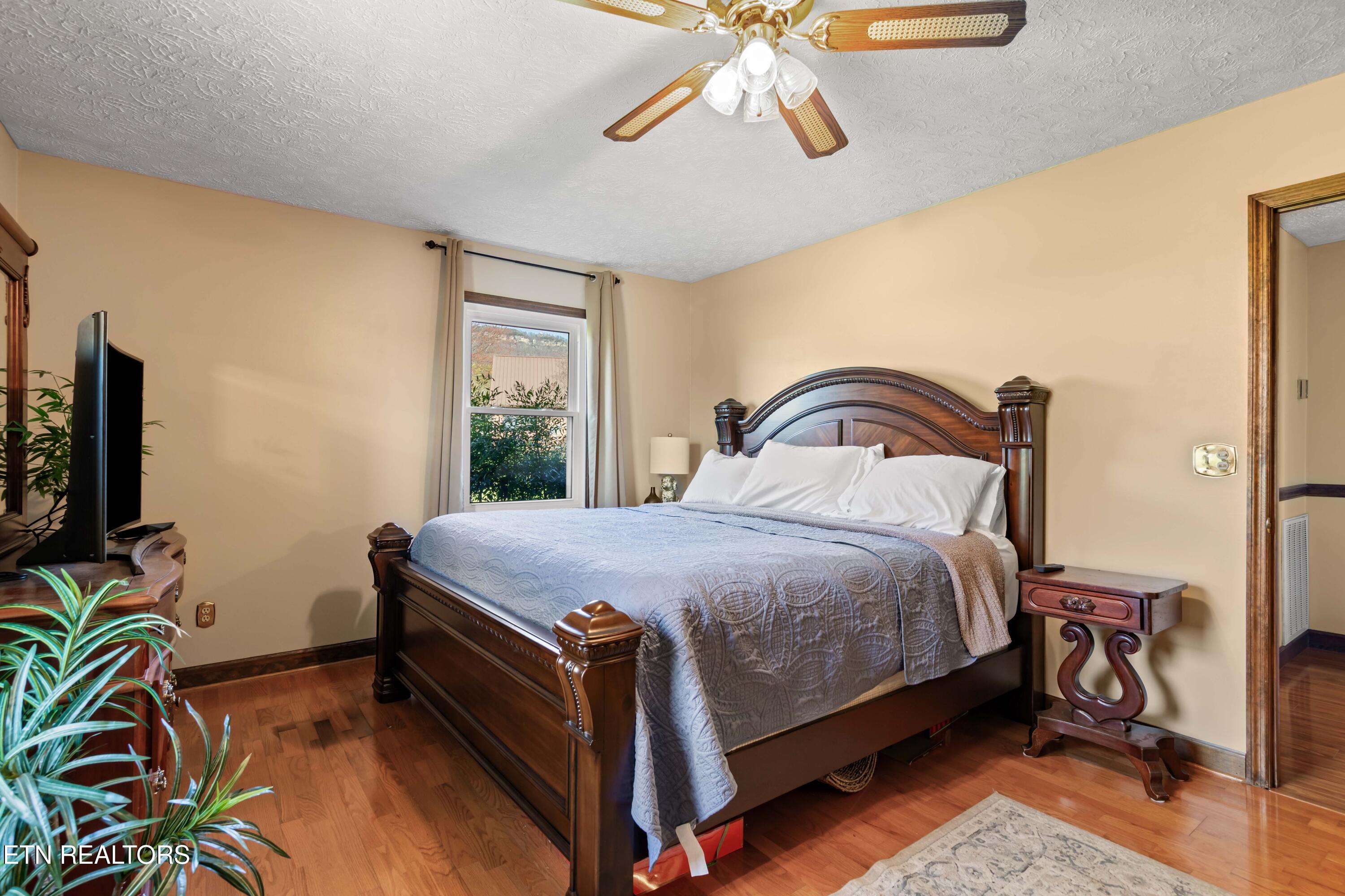 116 Vols Lane Lafollette TN 37766