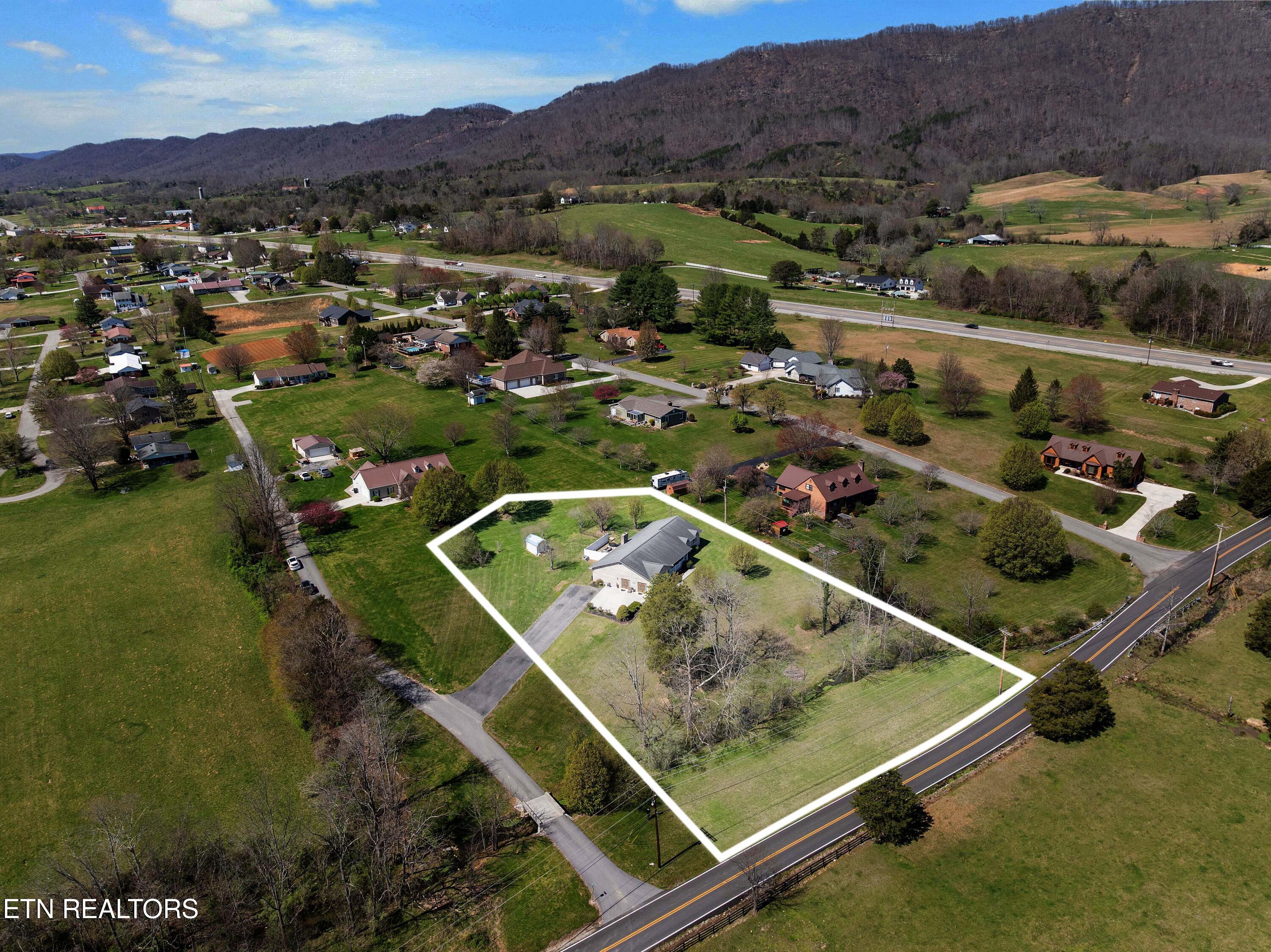 116 Vols Lane Lafollette TN 37766