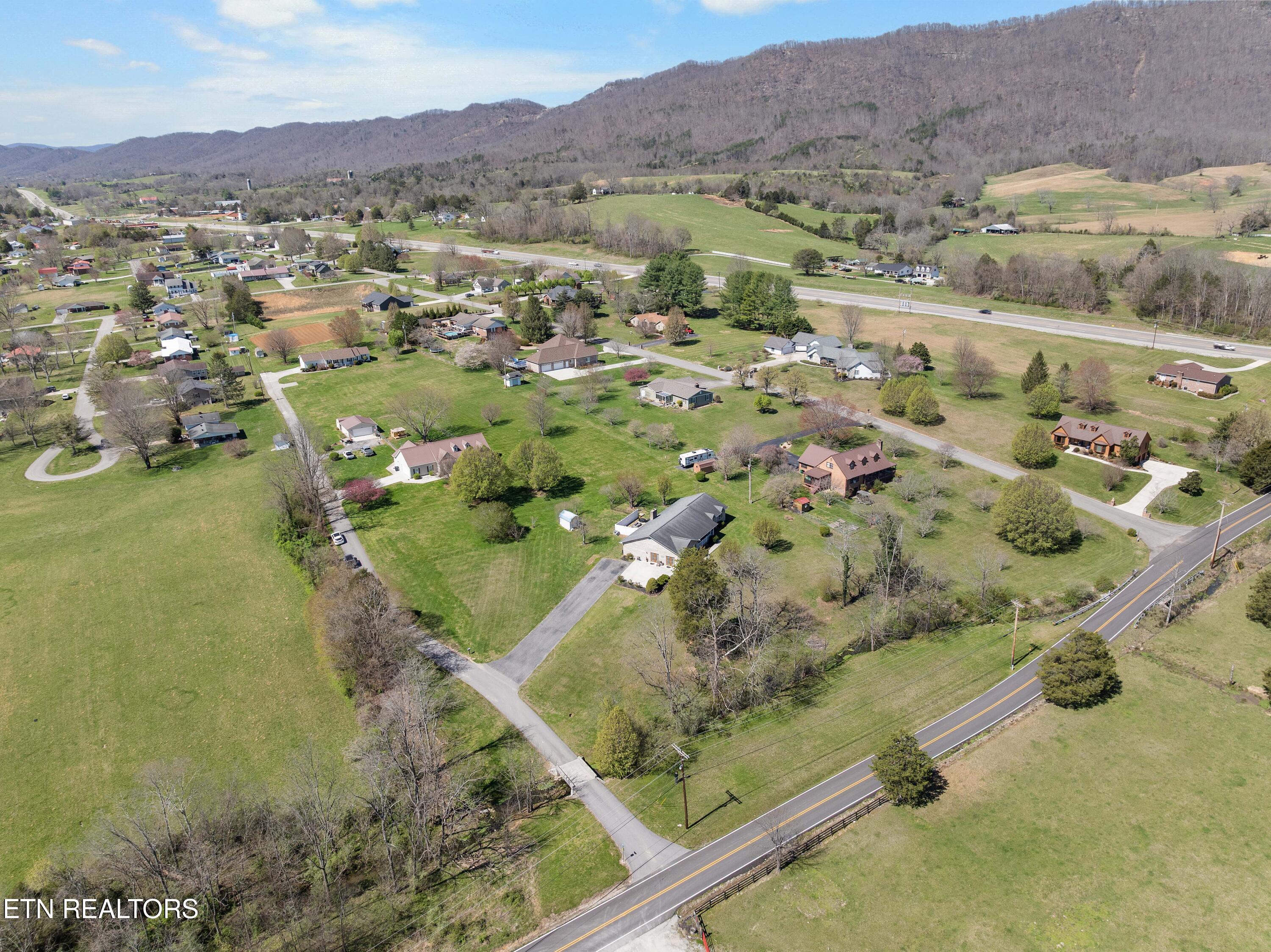 116 Vols Lane Lafollette TN 37766