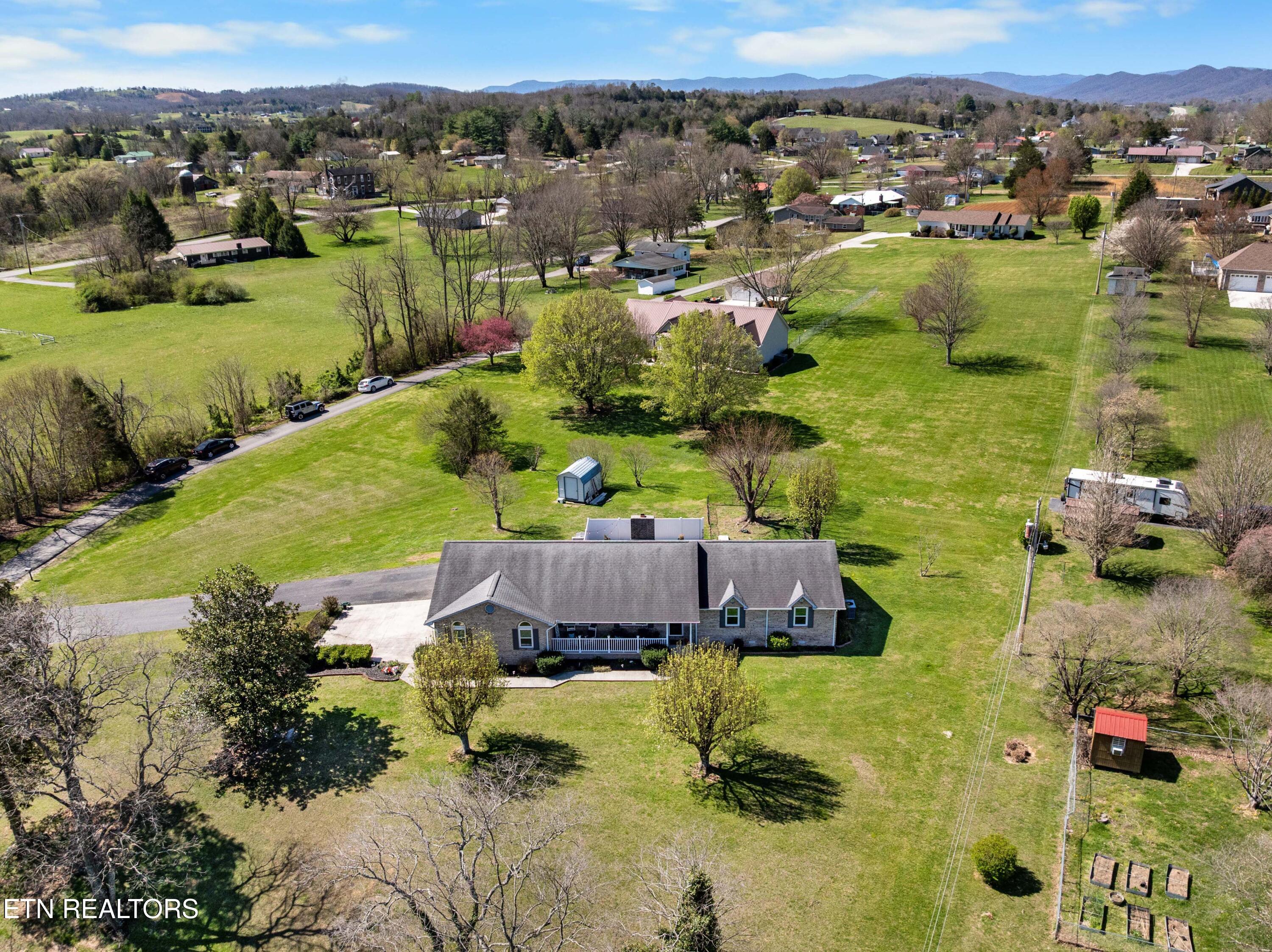 116 Vols Lane Lafollette TN 37766