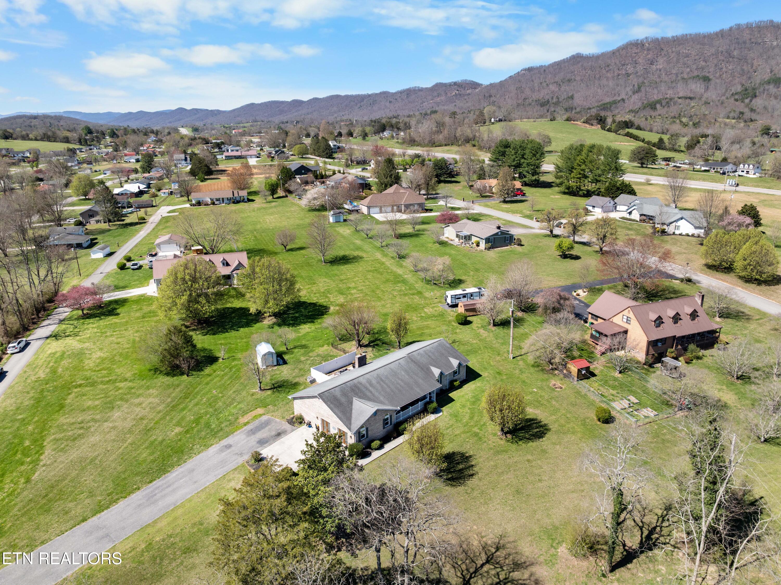 116 Vols Lane Lafollette TN 37766