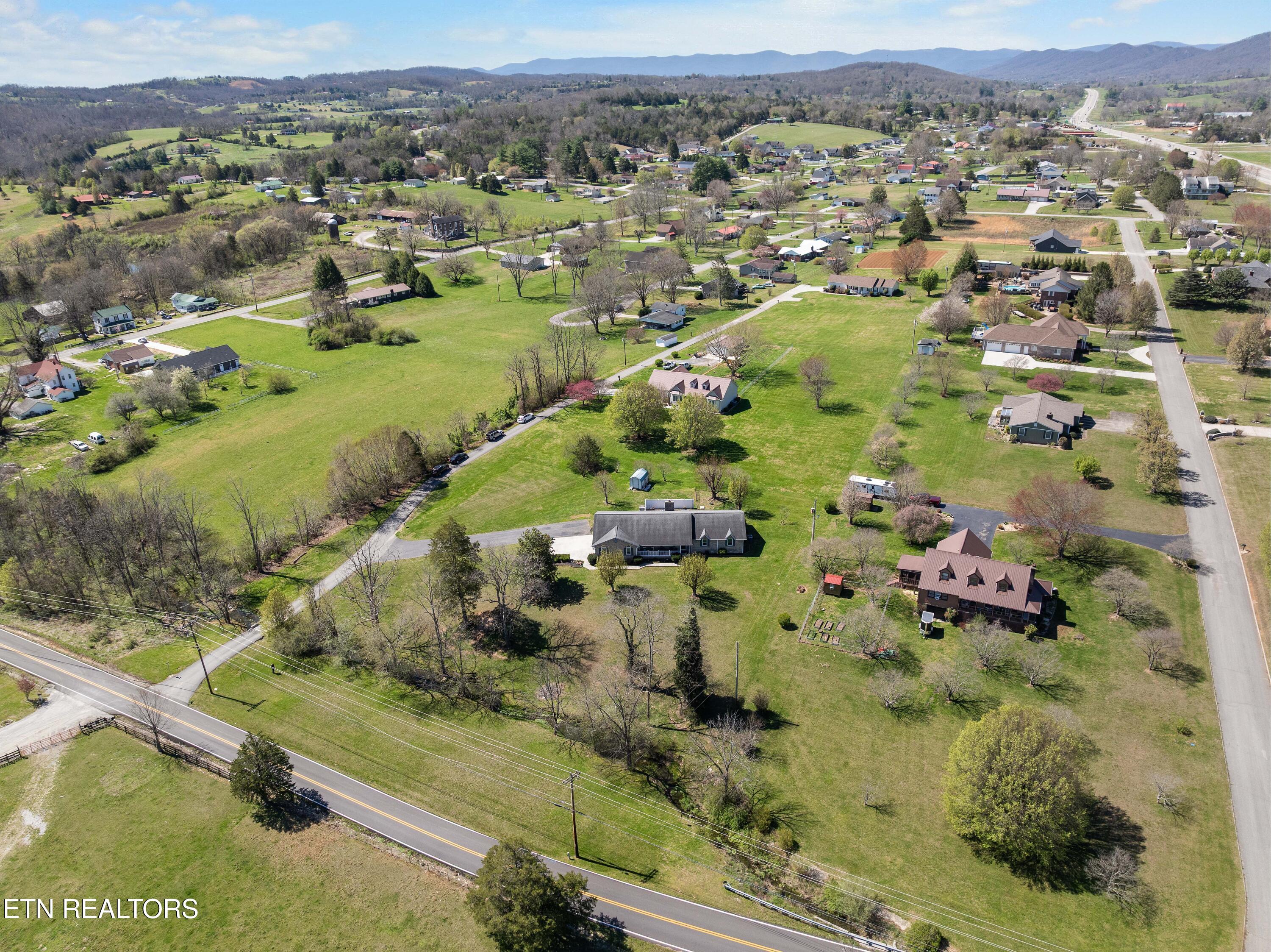 116 Vols Lane Lafollette TN 37766