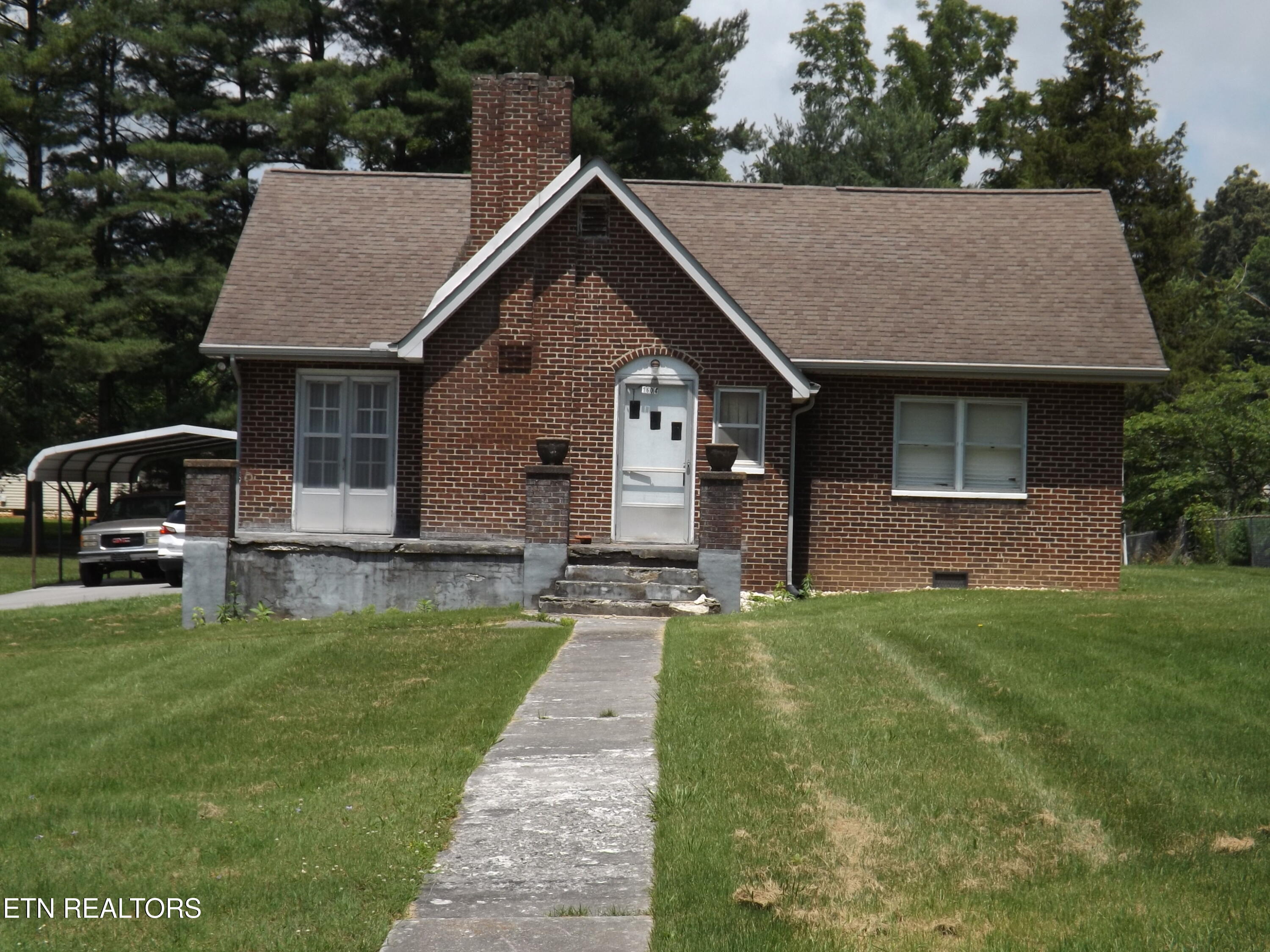1604 Old Knoxville Road Tazewell TN 37879