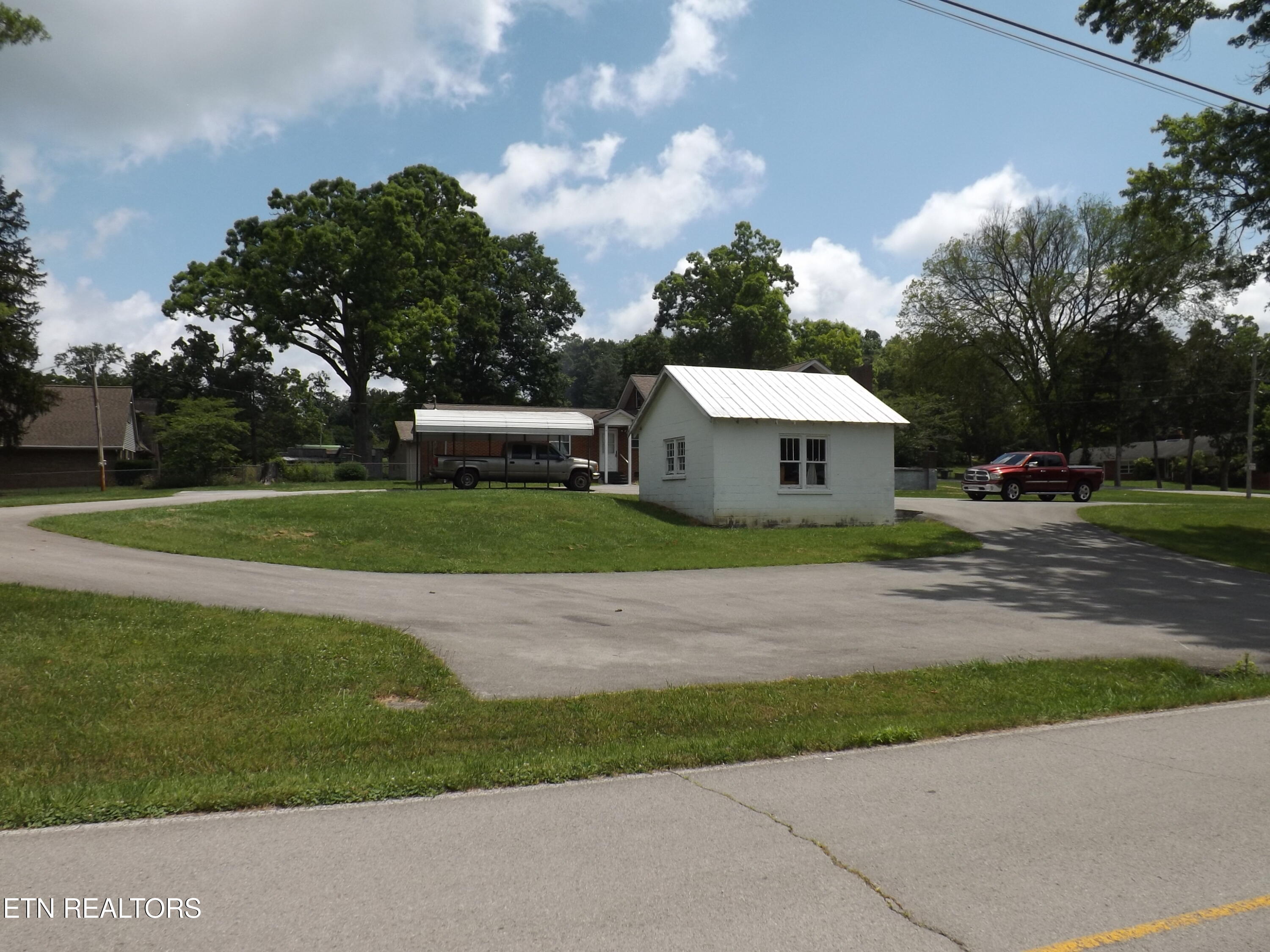 1604 Old Knoxville Road Tazewell TN 37879