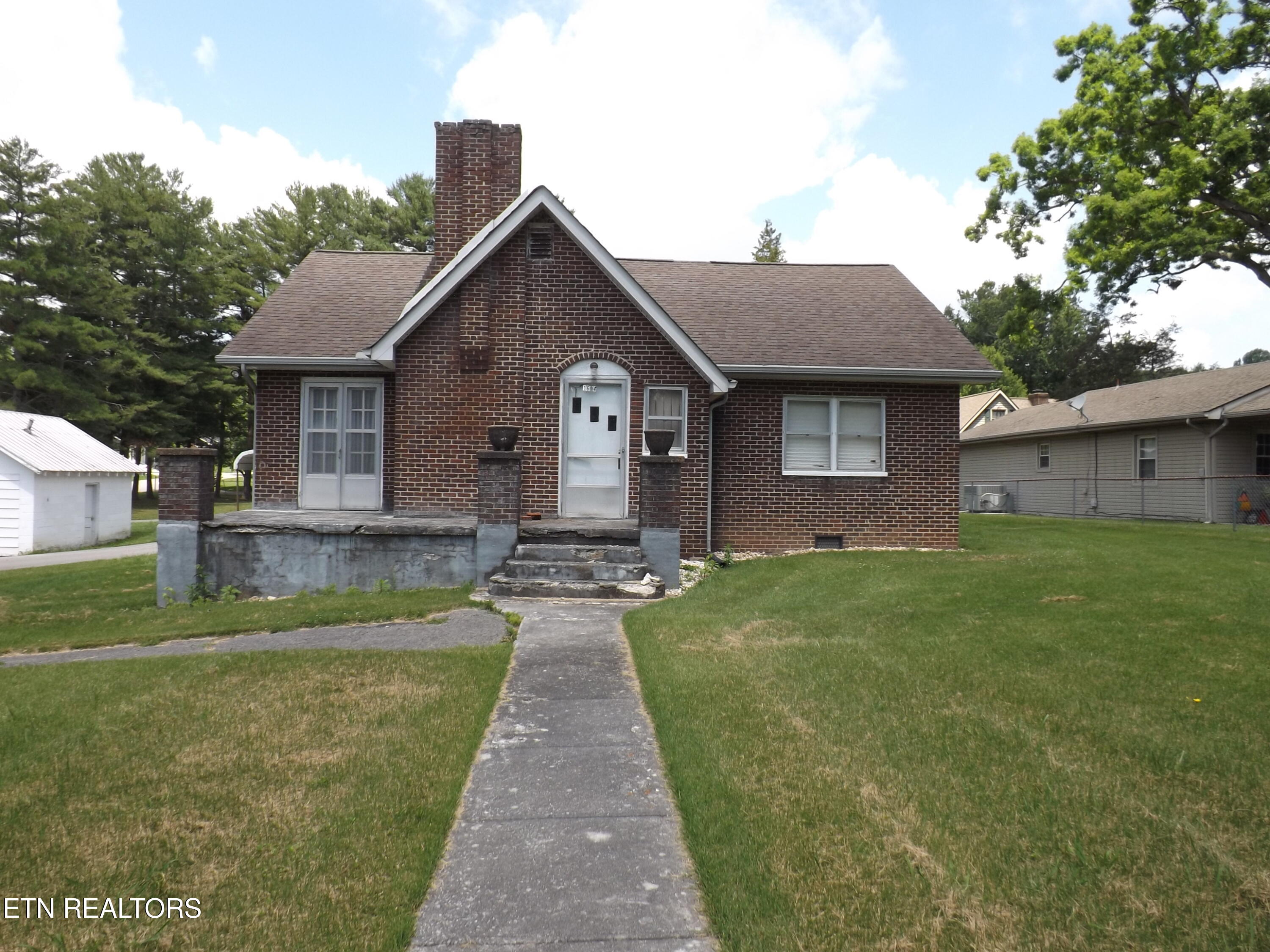 1604 Old Knoxville Road Tazewell TN 37879