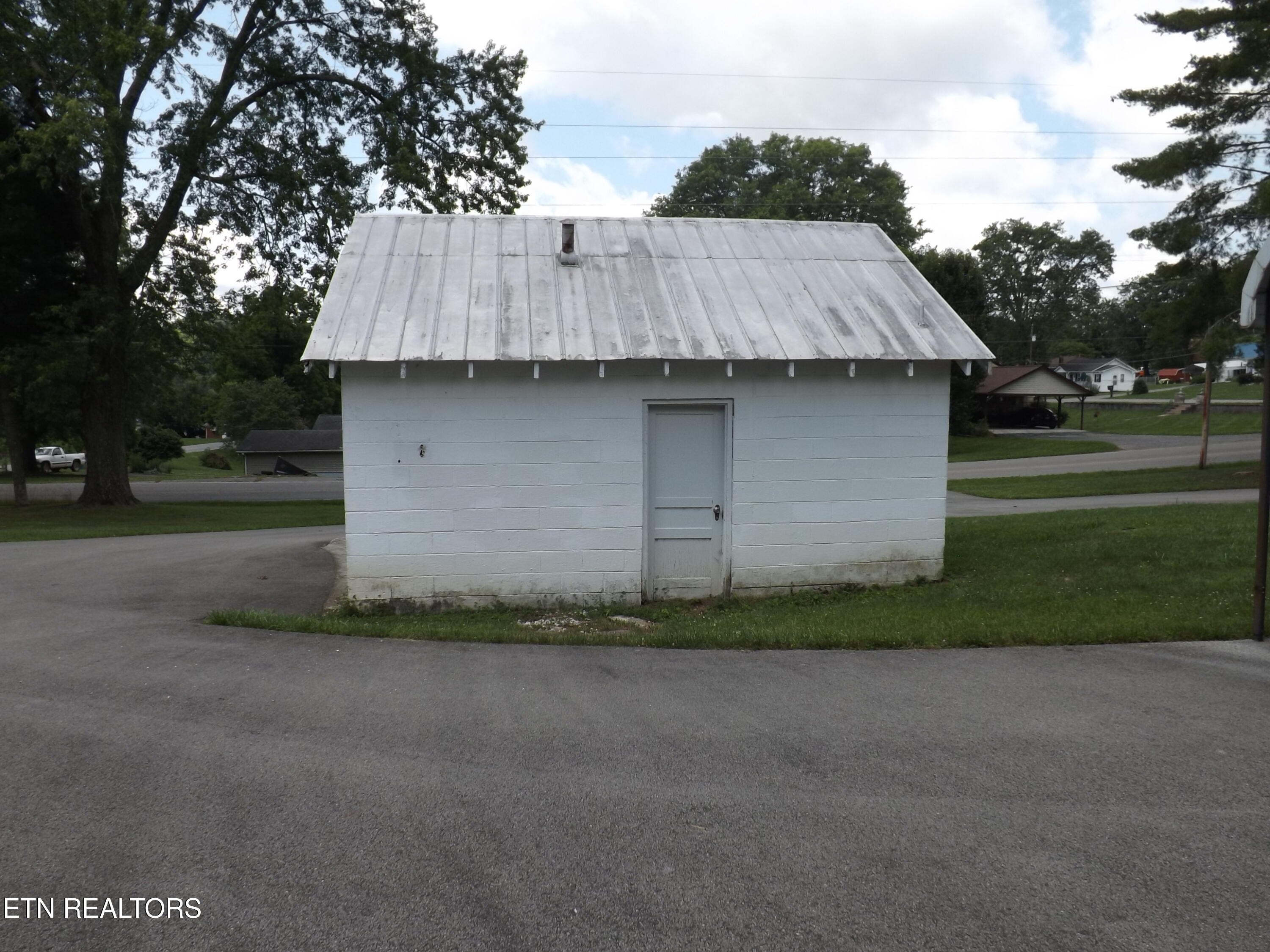 1604 Old Knoxville Road Tazewell TN 37879