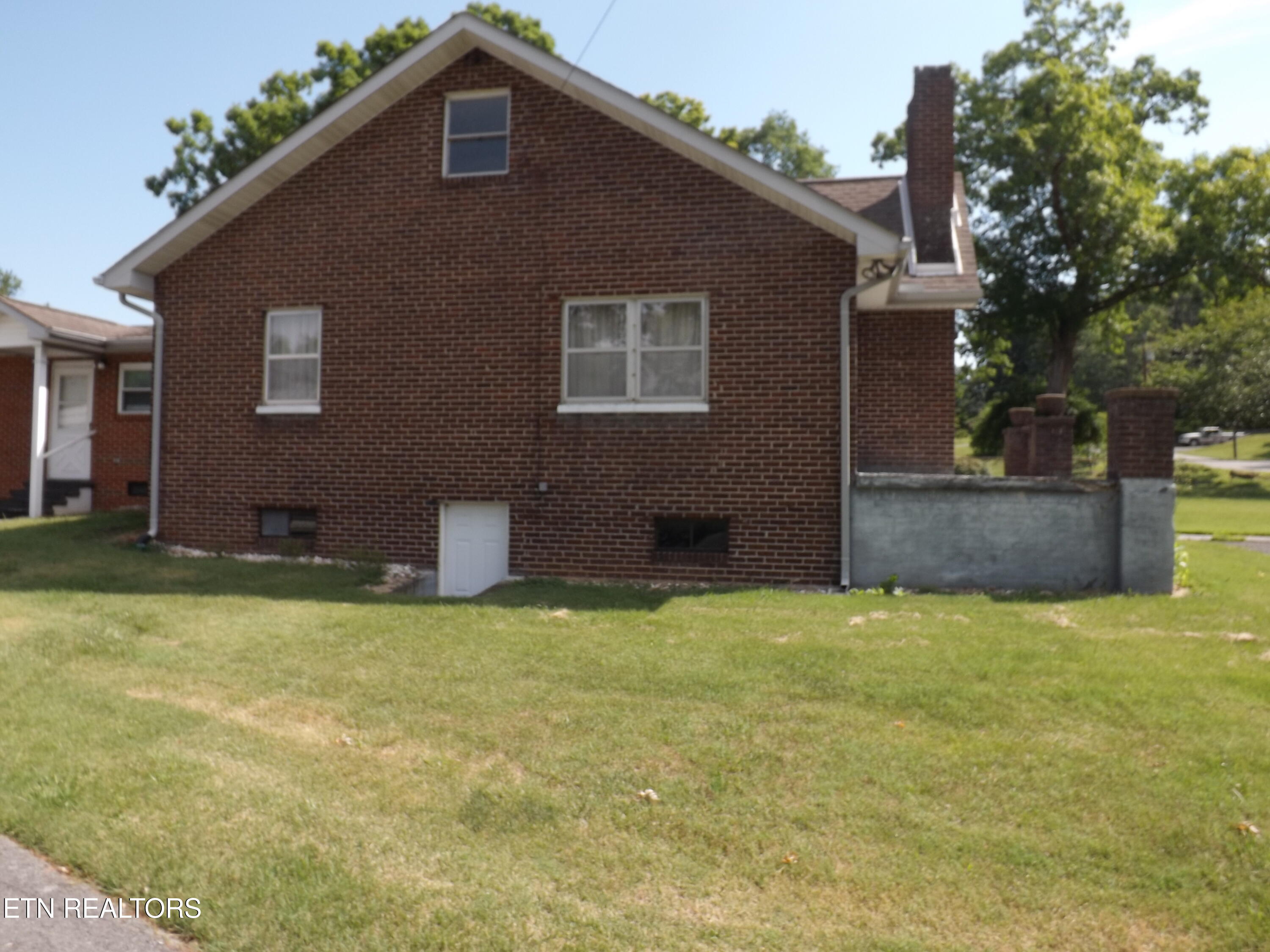 1604 Old Knoxville Road Tazewell TN 37879