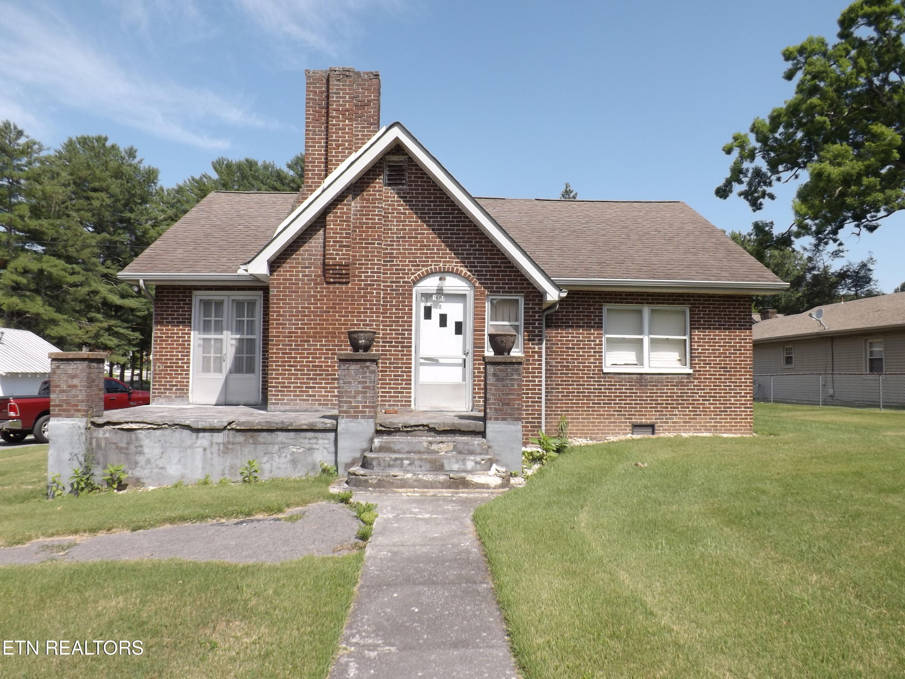 1604 Old Knoxville Road Tazewell TN 37879