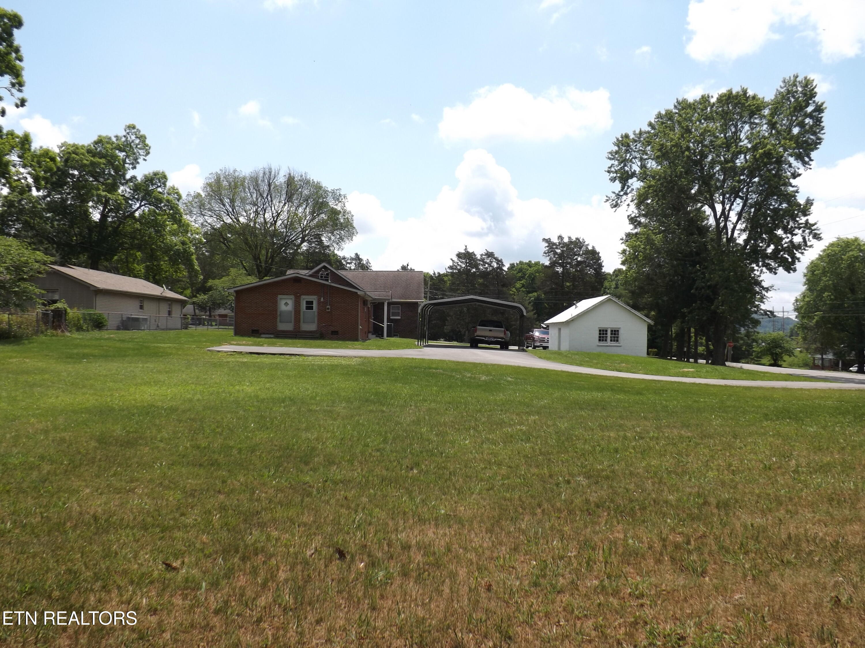 1604 Old Knoxville Road Tazewell TN 37879