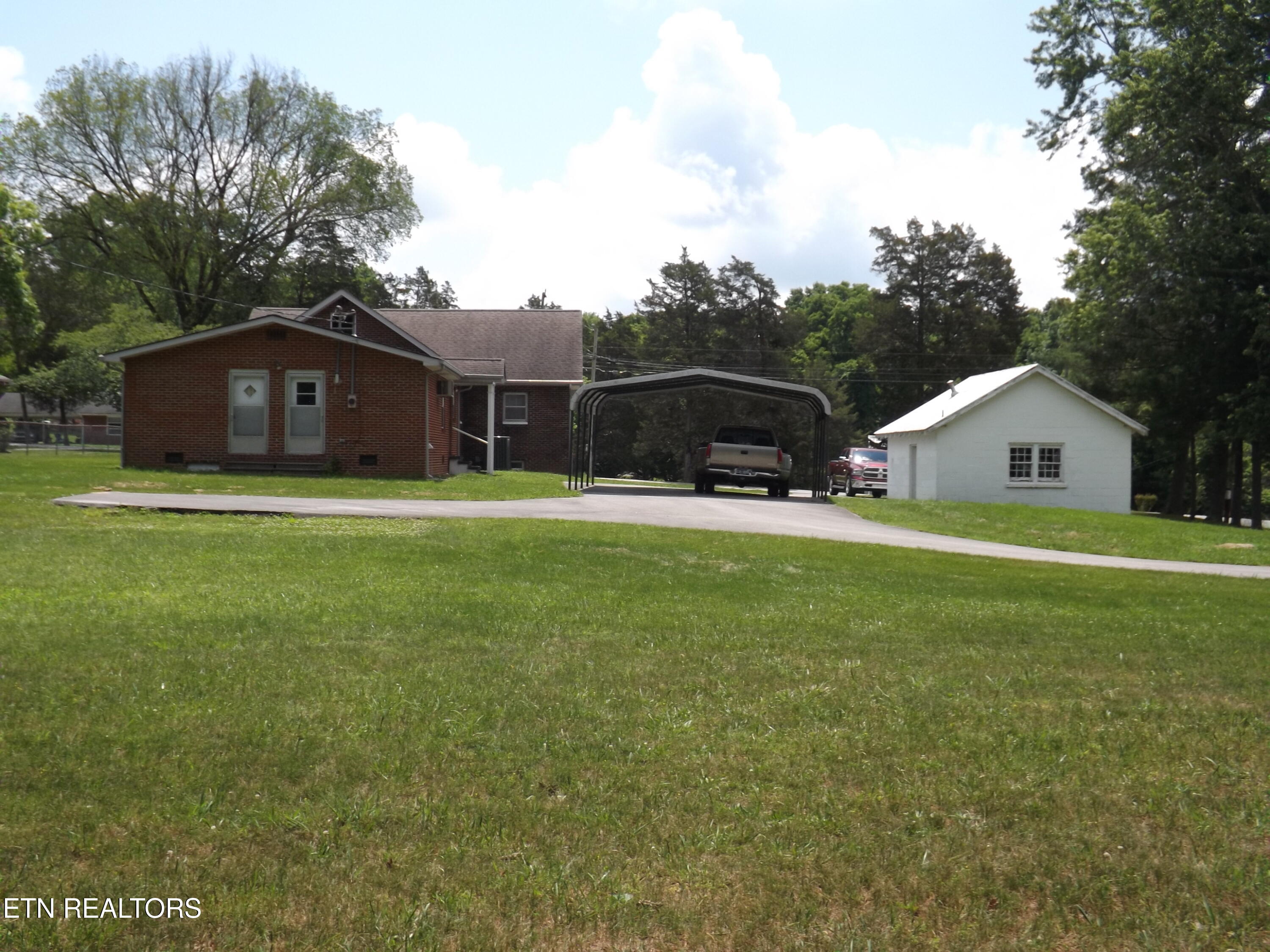 1604 Old Knoxville Road Tazewell TN 37879