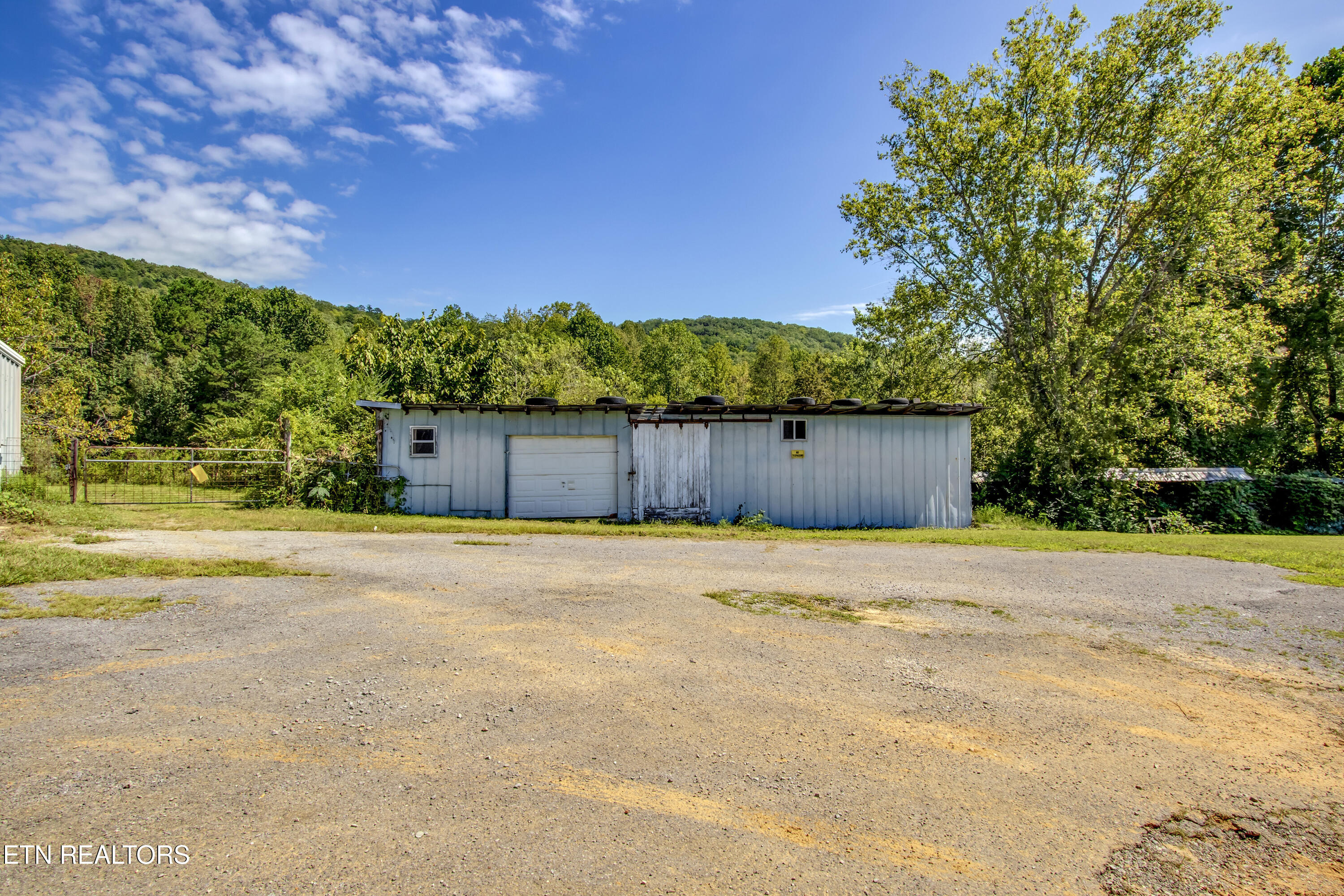 2511 Old Harriman Highway Harriman TN 37748
