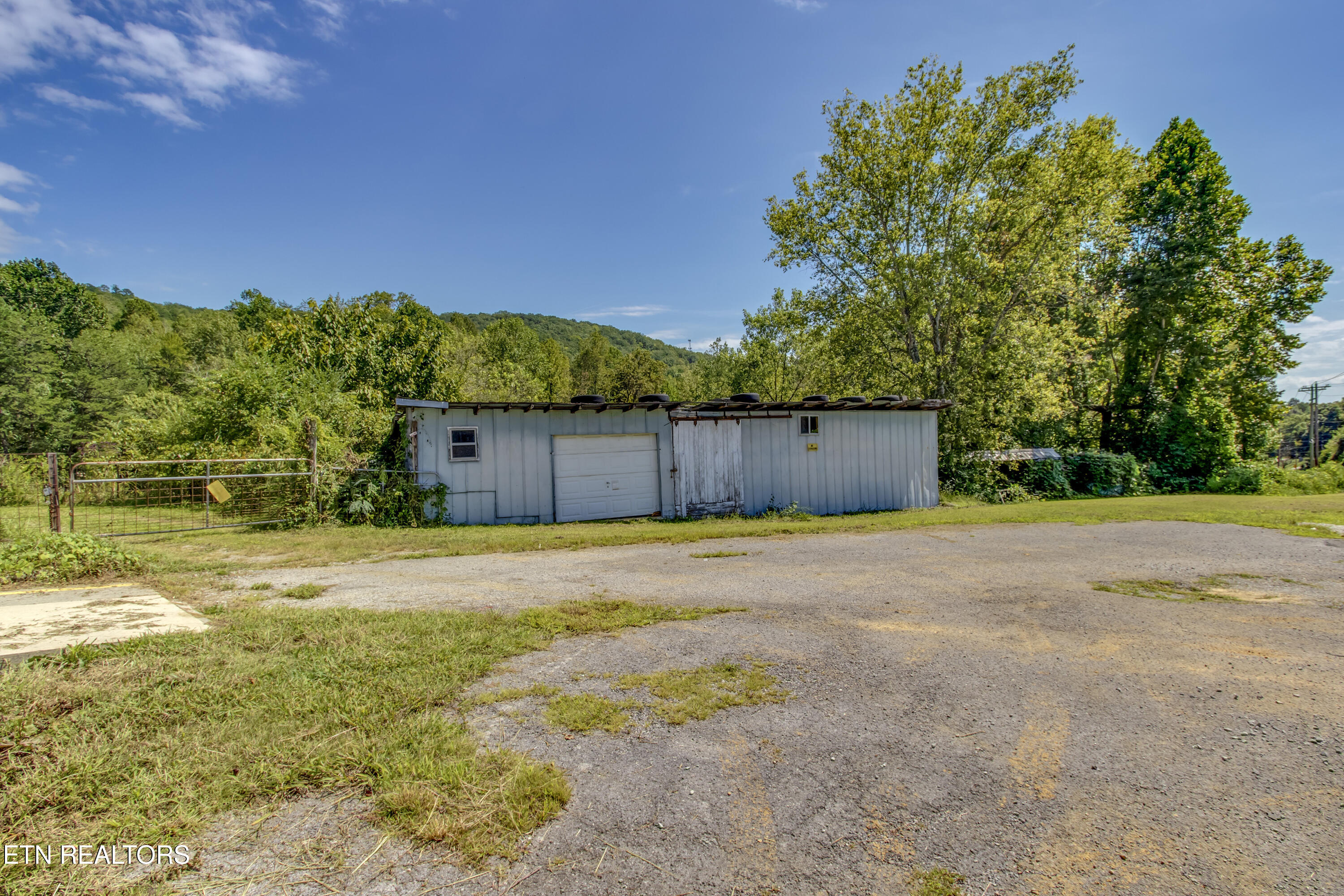2511 Old Harriman Highway Harriman TN 37748
