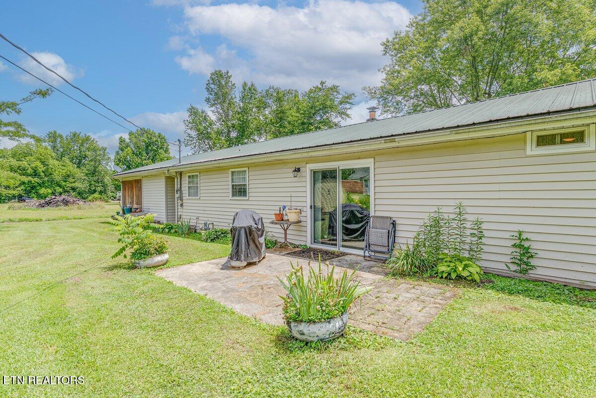 225 Spring Street Spring City TN 37381
