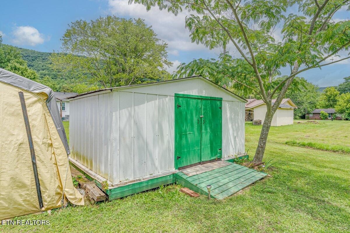 225 Spring Street Spring City TN 37381